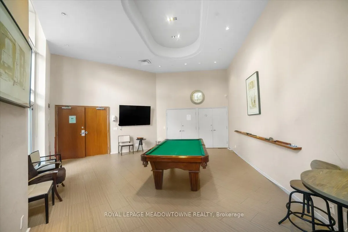 220 Burnhamthorpe Road W, #914