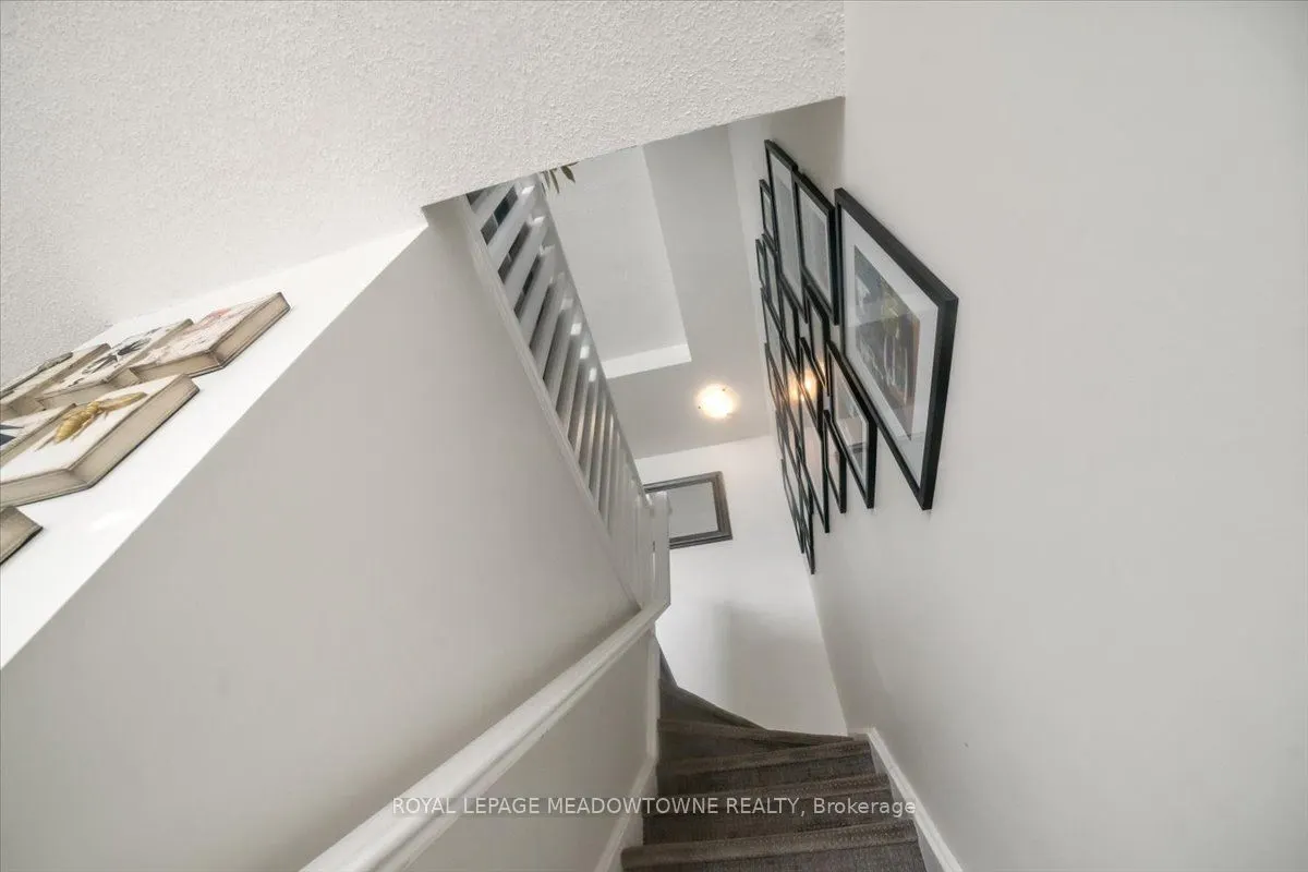 220 Burnhamthorpe Road W, #914