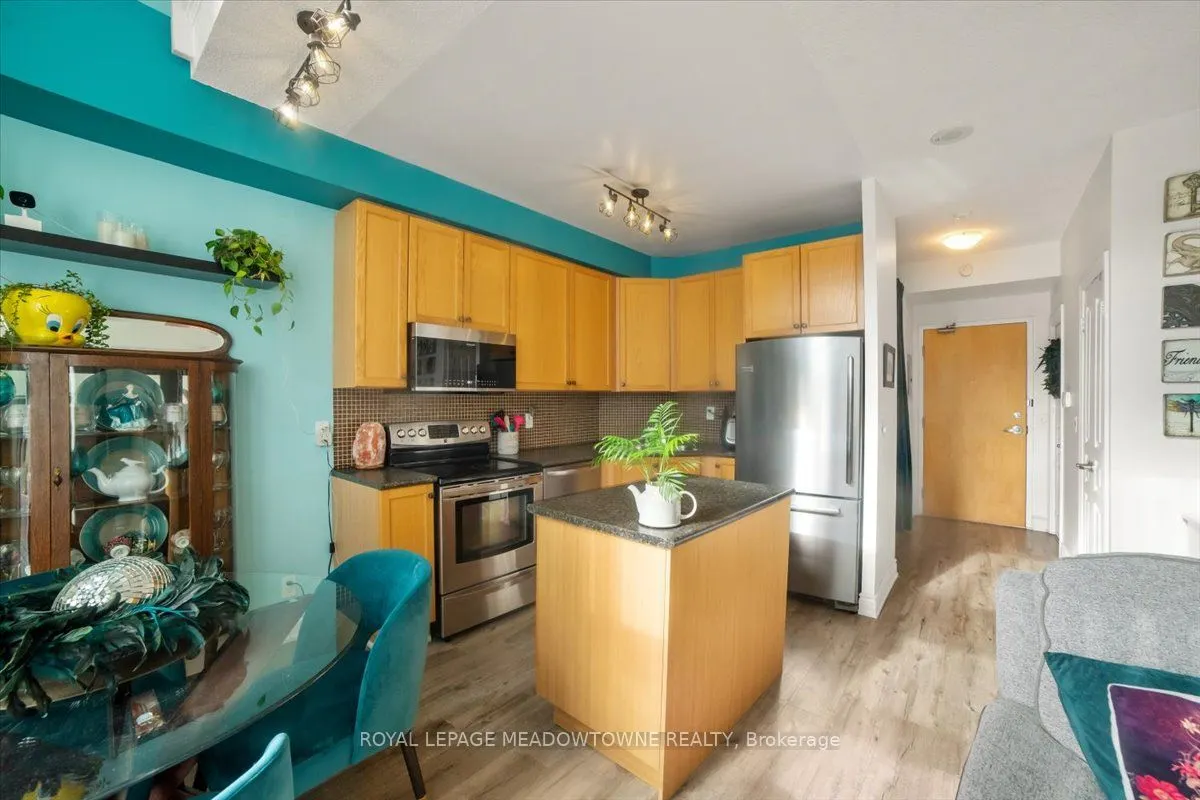 220 Burnhamthorpe Road W, #914