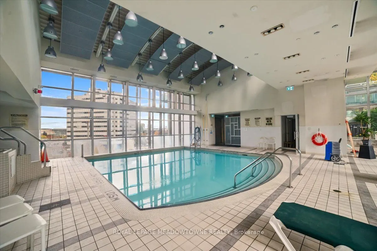 220 Burnhamthorpe Road W, #914