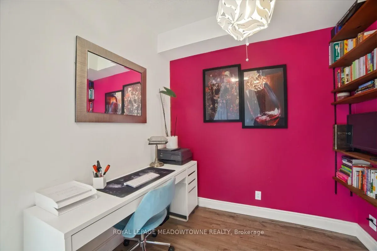 220 Burnhamthorpe Road W, #914