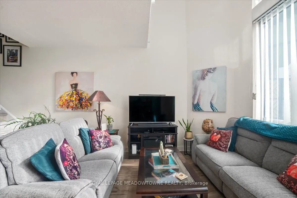 220 Burnhamthorpe Road W, #914