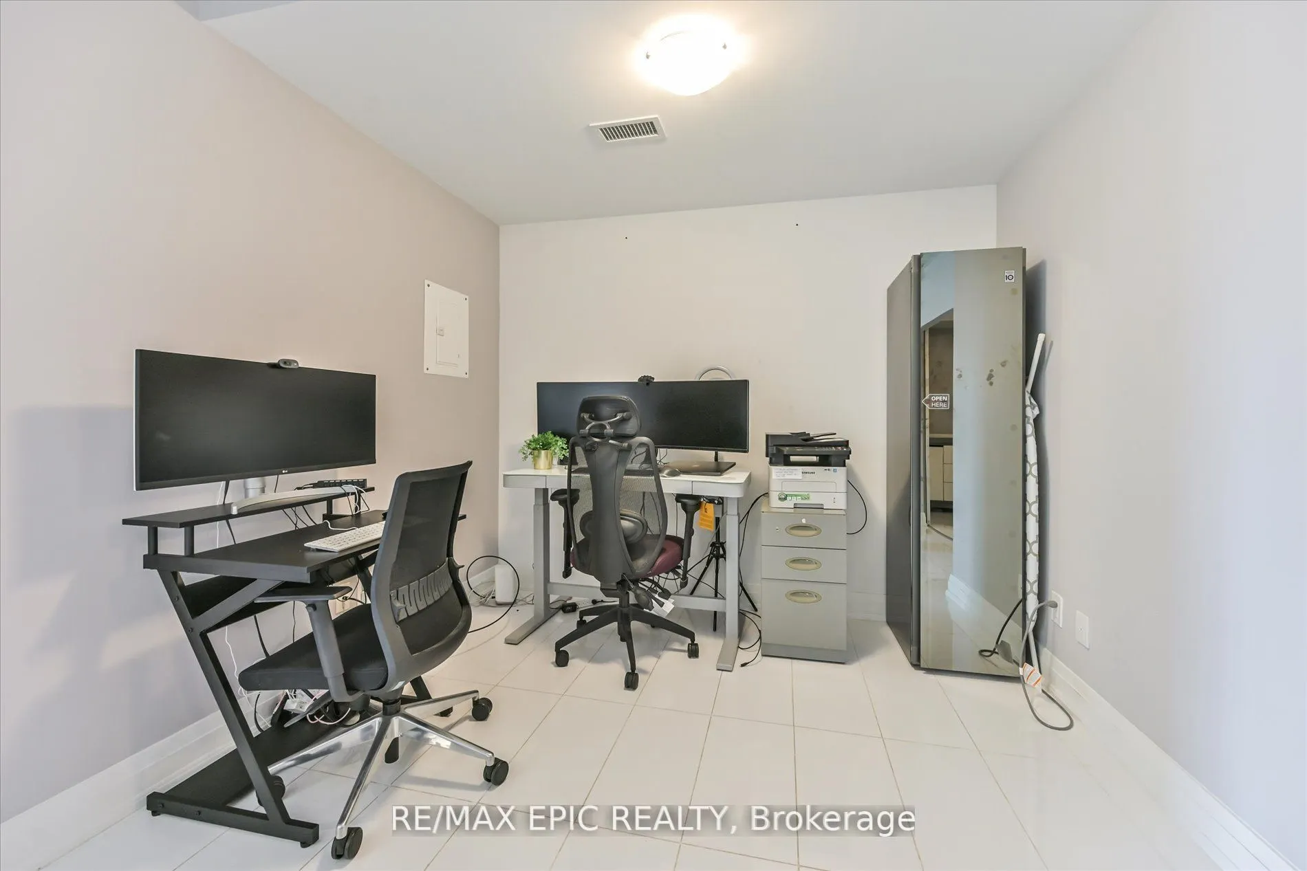 16 McAdam Avenue, #204