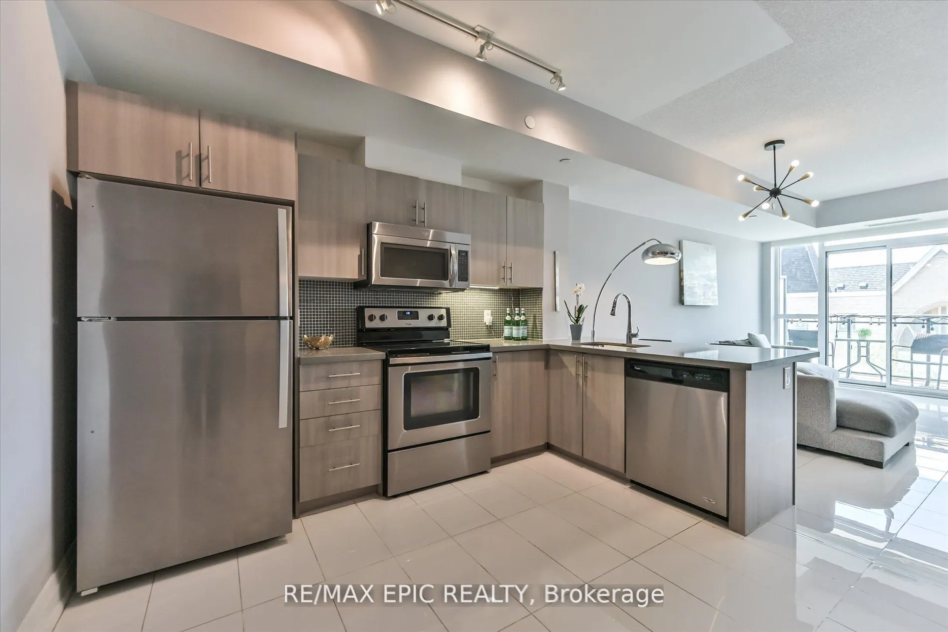 16 McAdam Avenue, #204