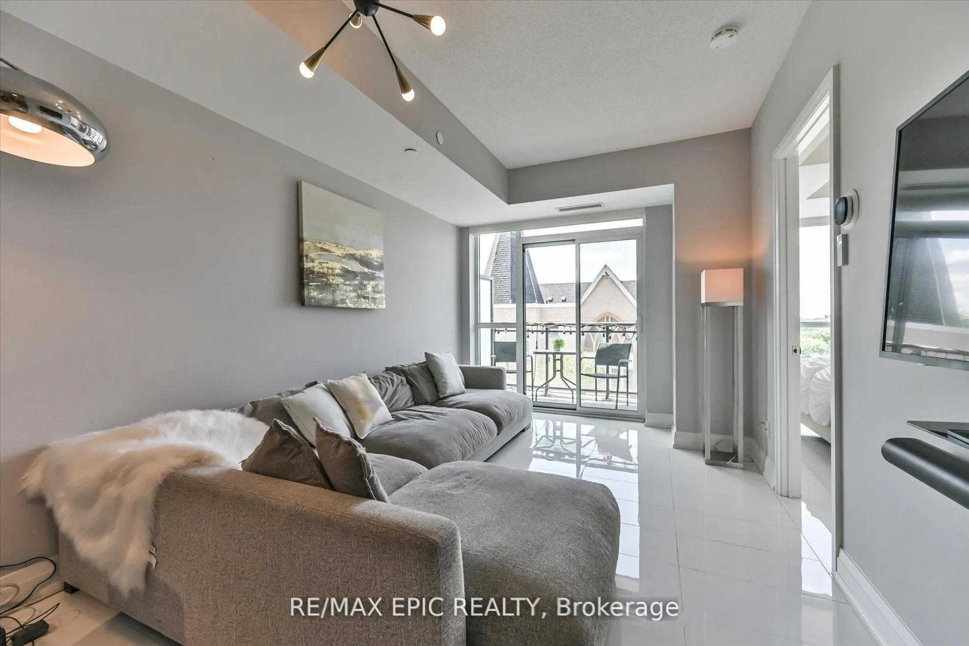 16 McAdam Avenue, #204