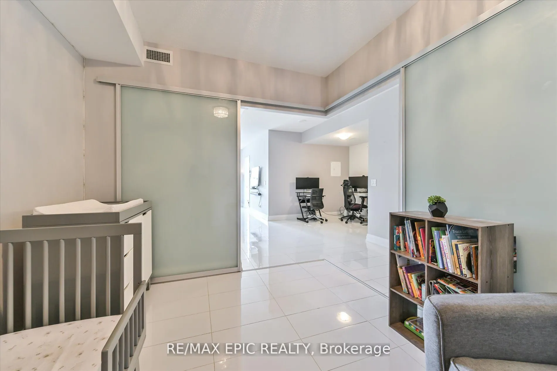 16 McAdam Avenue, #204