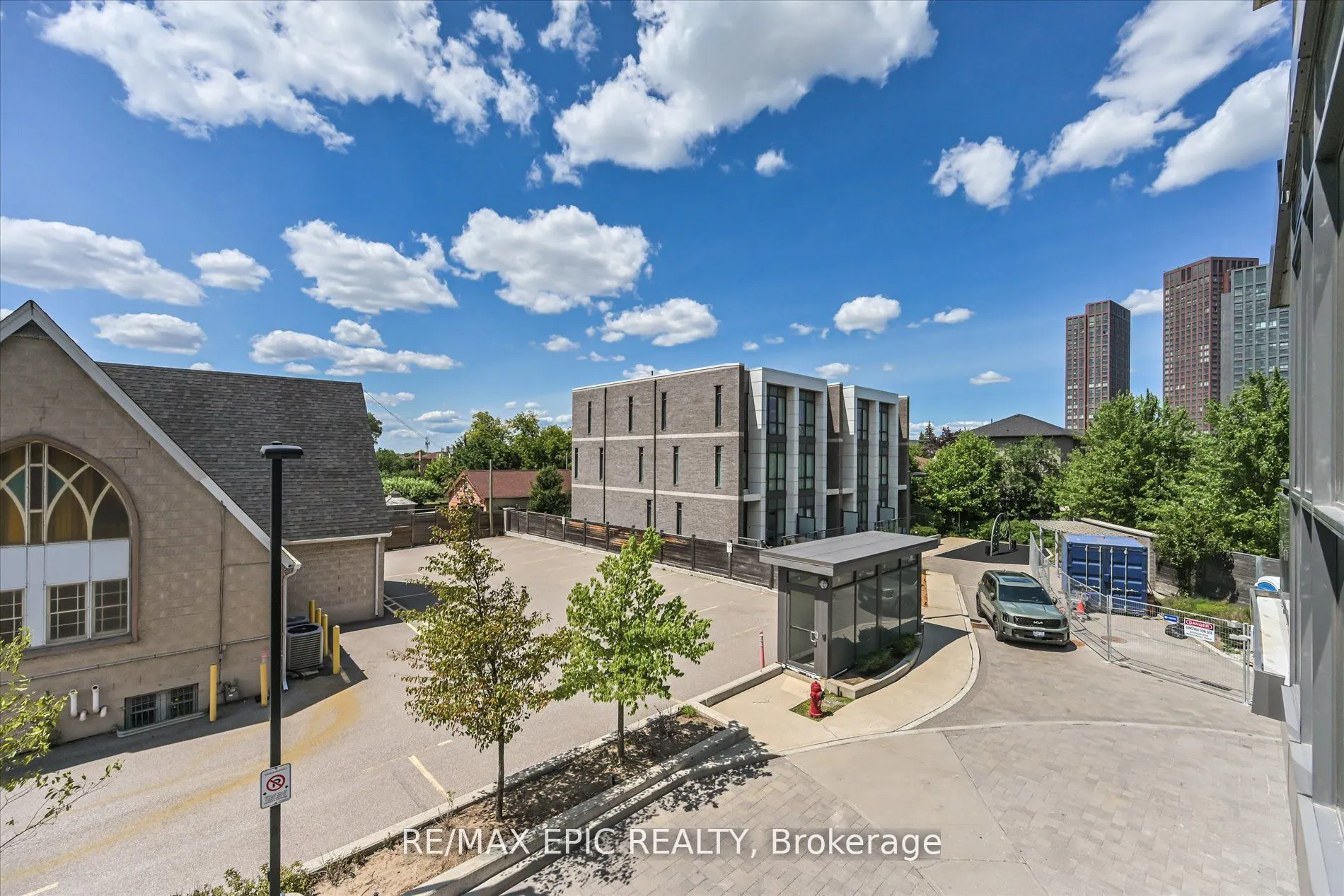 16 McAdam Avenue, #204