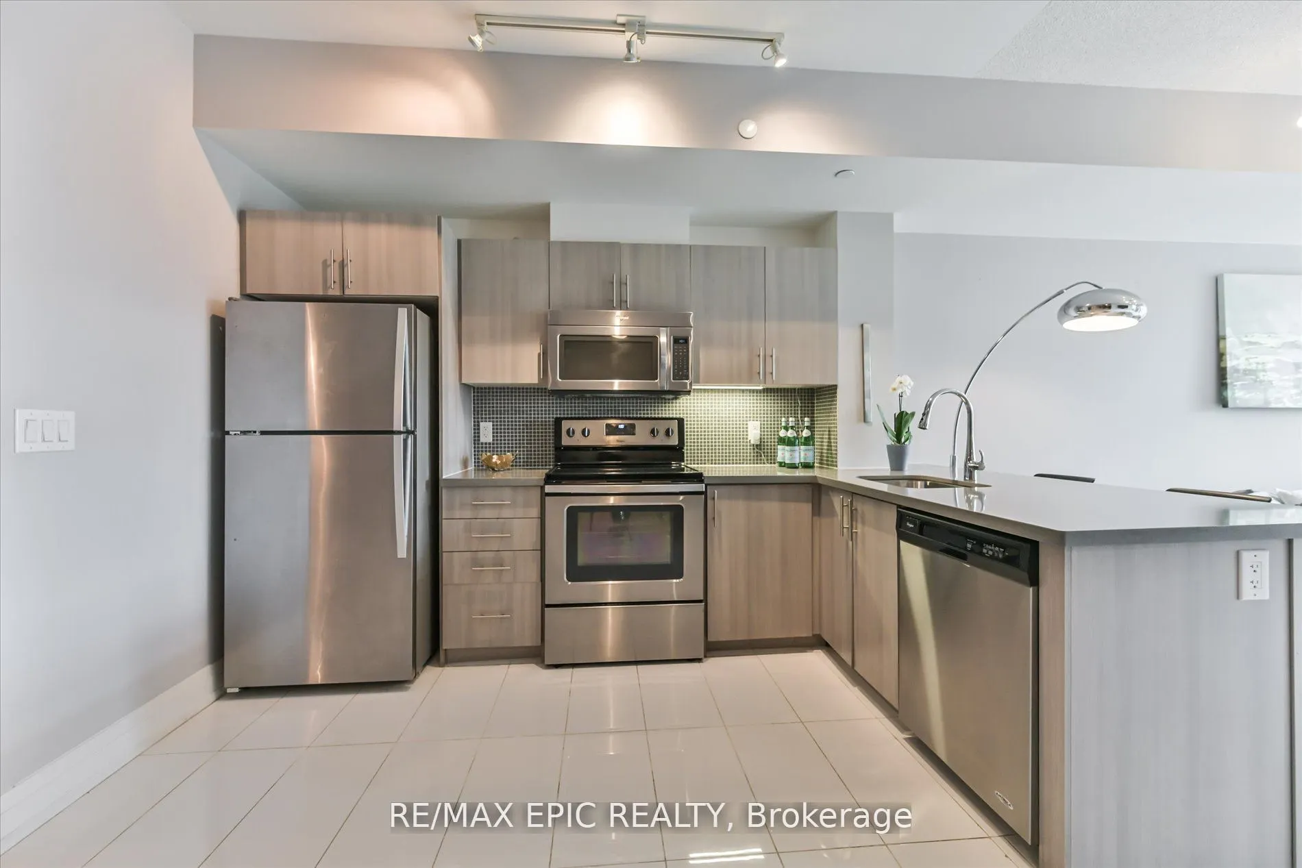 16 McAdam Avenue, #204