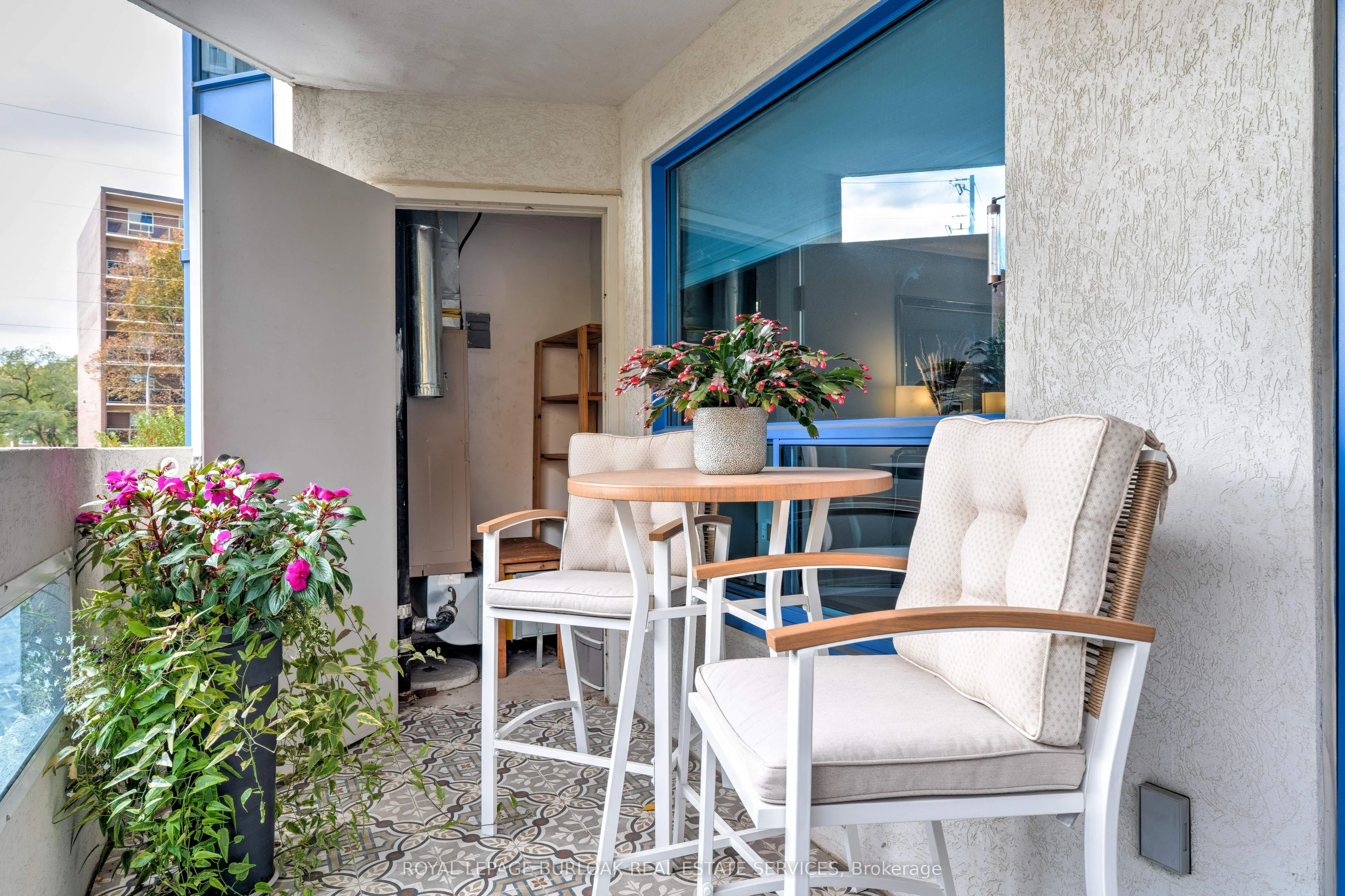 1272 Ontario Street, #204