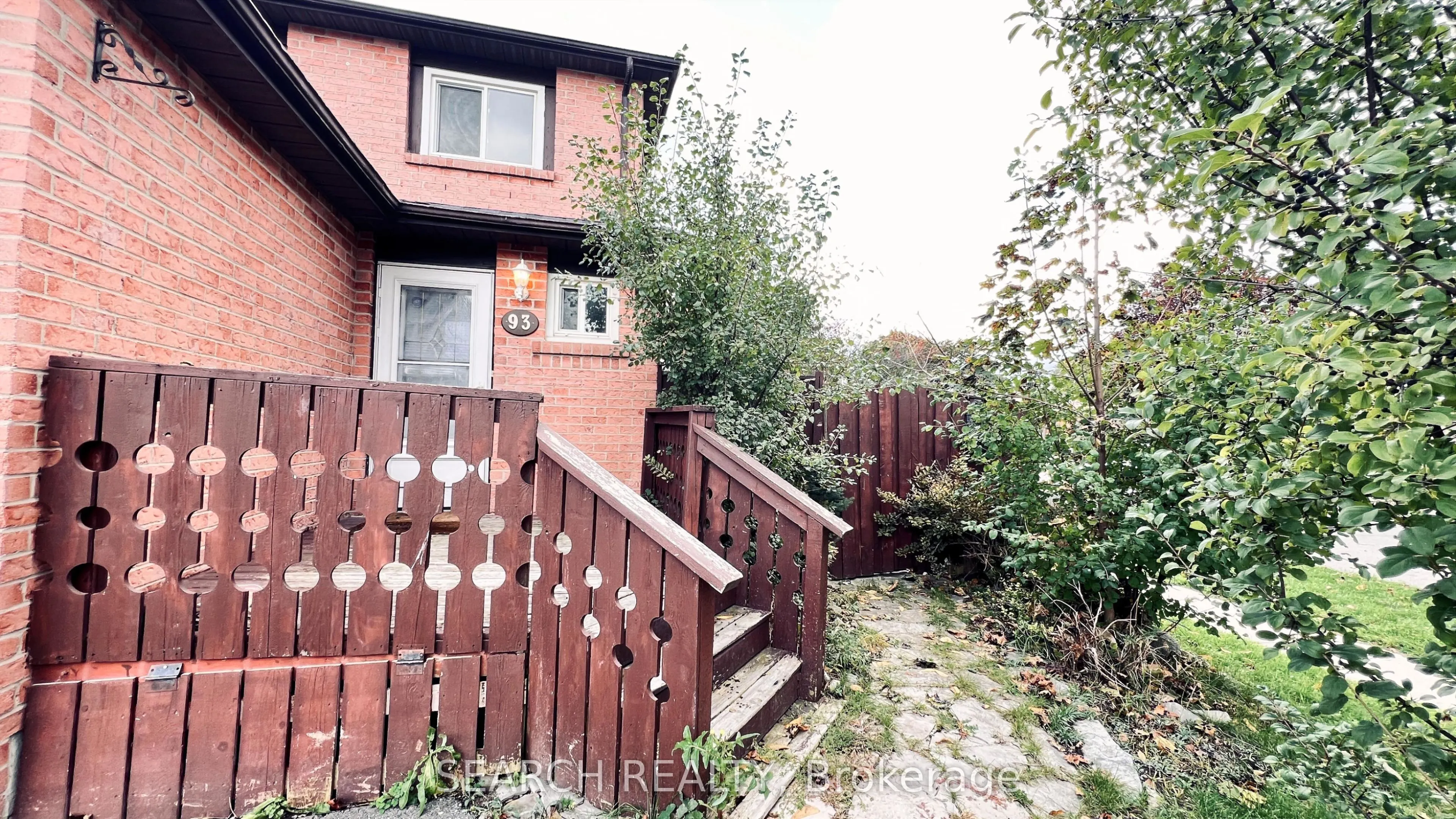 93 Martindale Crescent