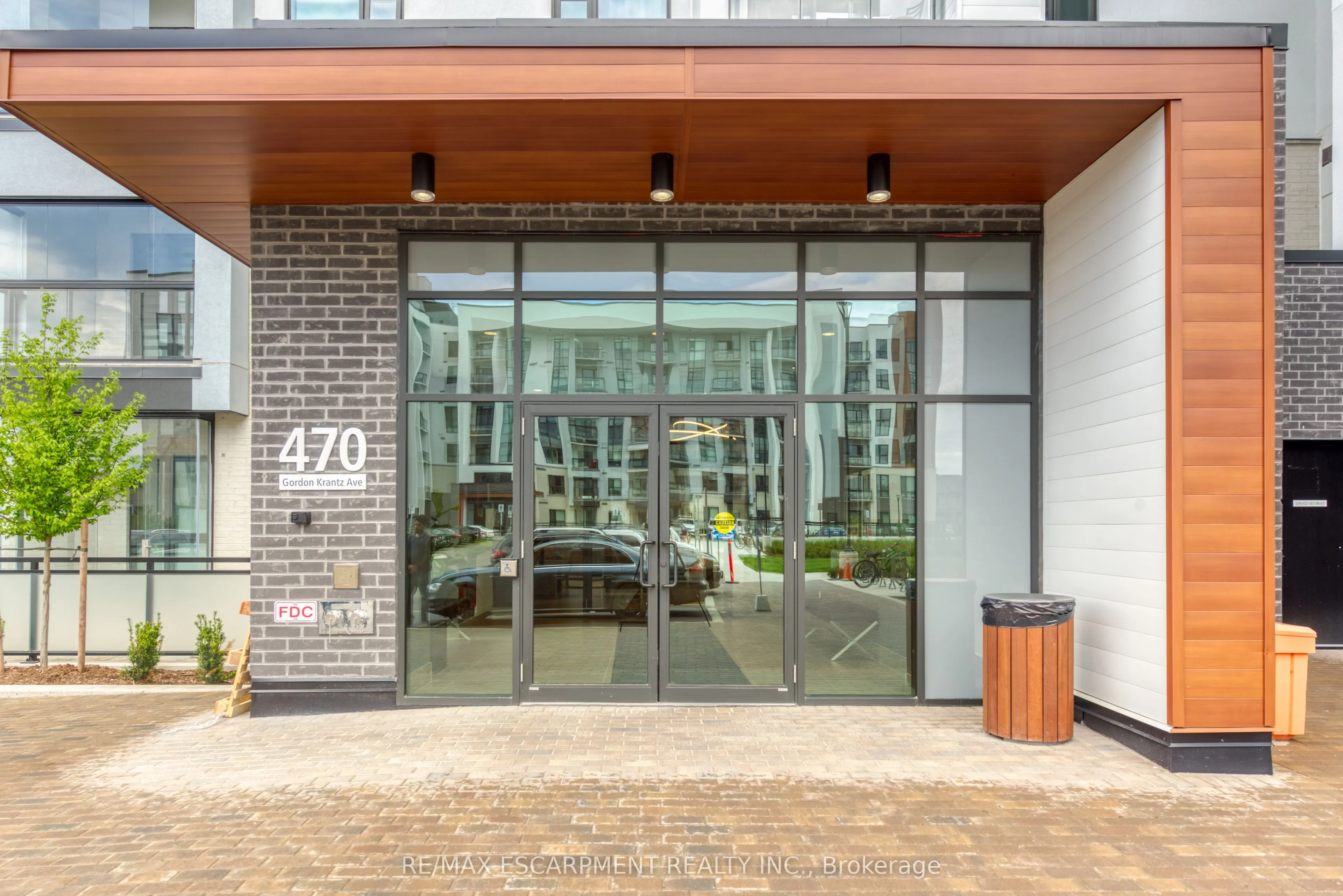 470 Gordon Krantz Avenue, #601