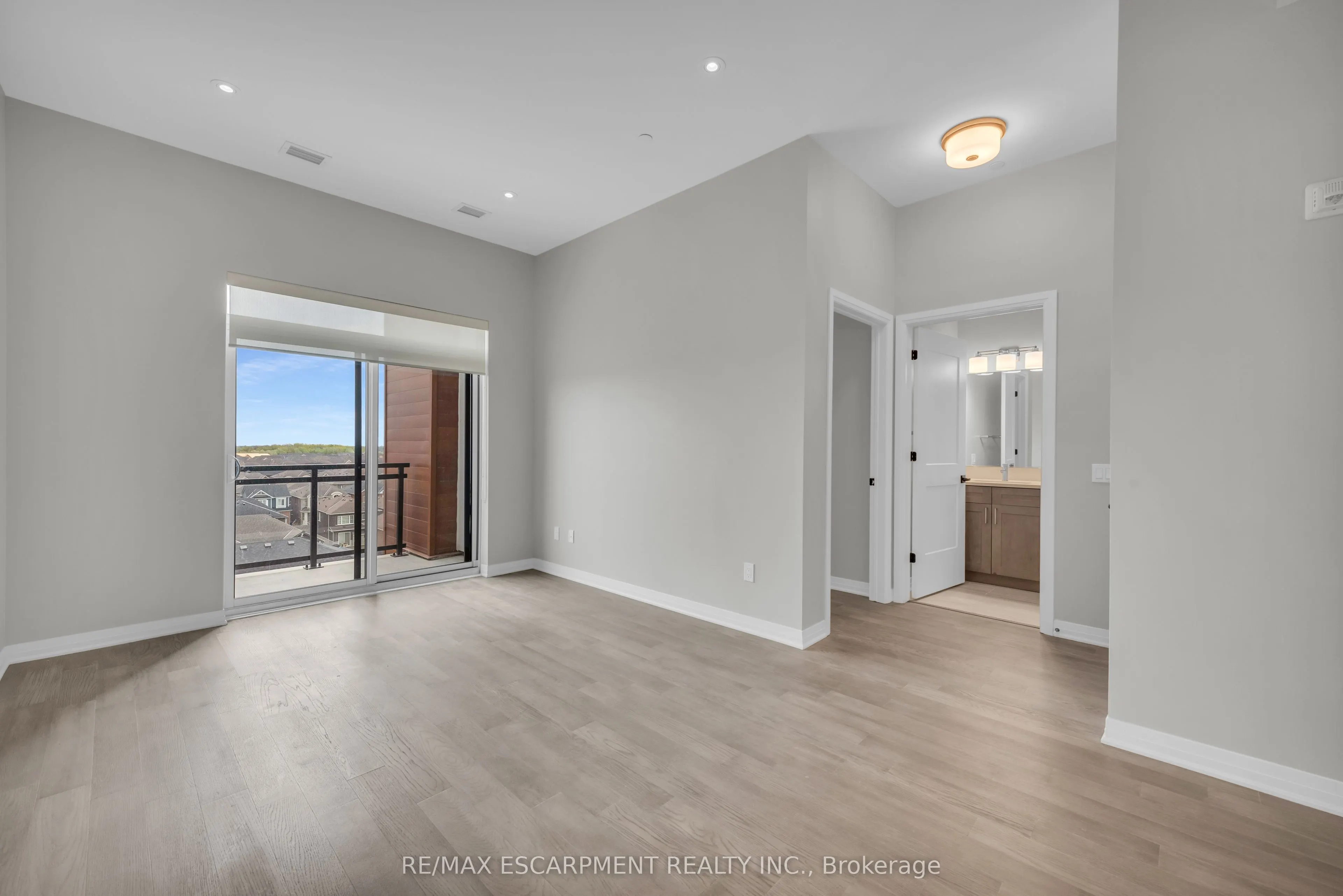 470 Gordon Krantz Avenue, #601