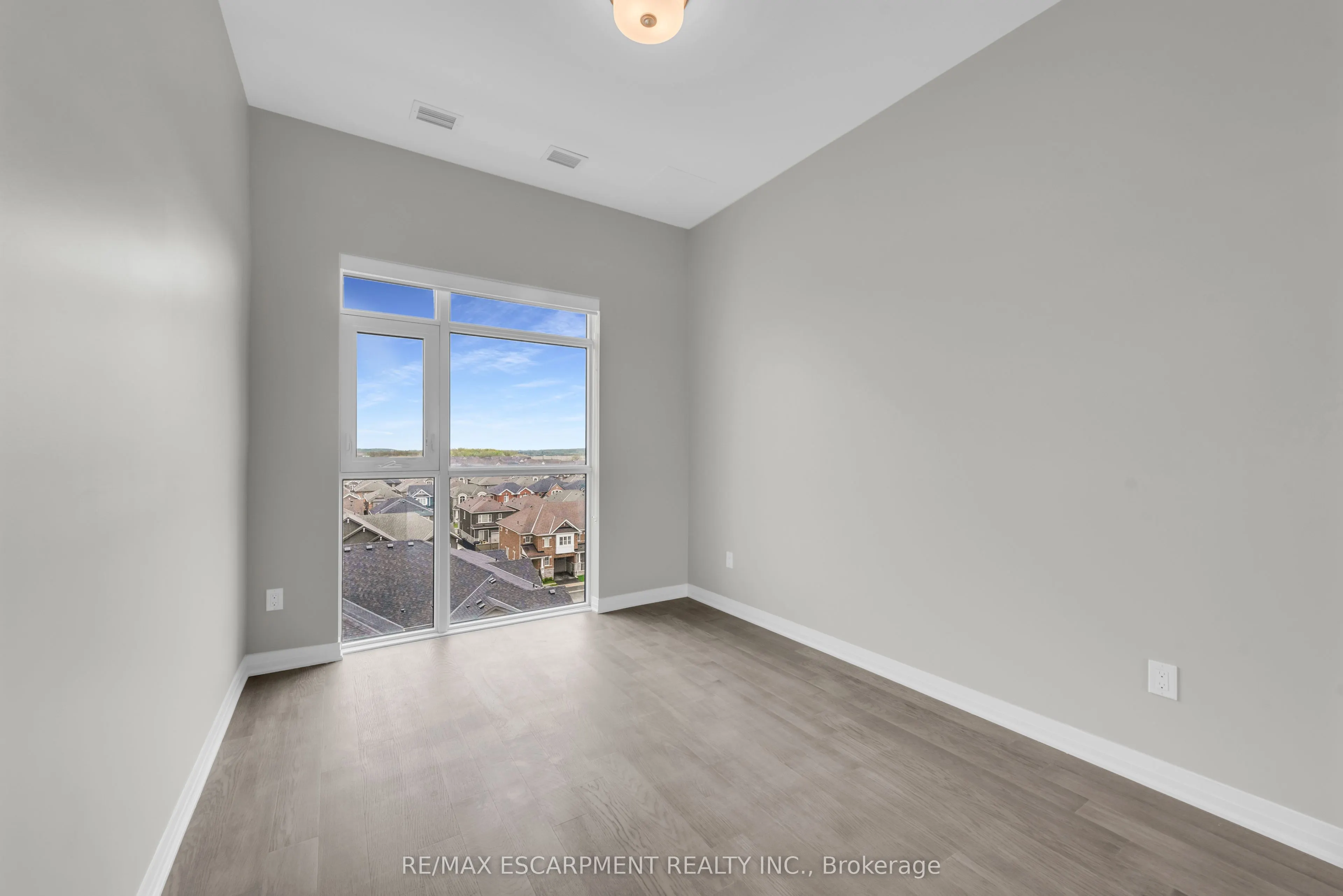 470 Gordon Krantz Avenue, #601