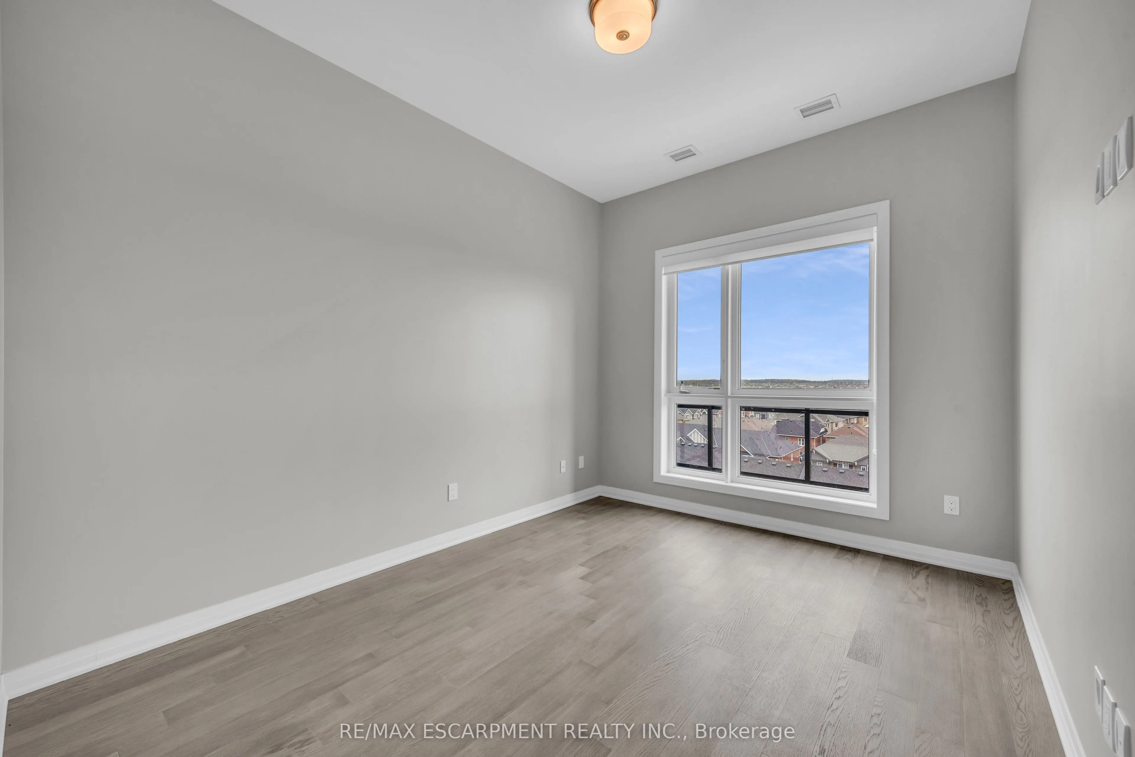 470 Gordon Krantz Avenue, #601