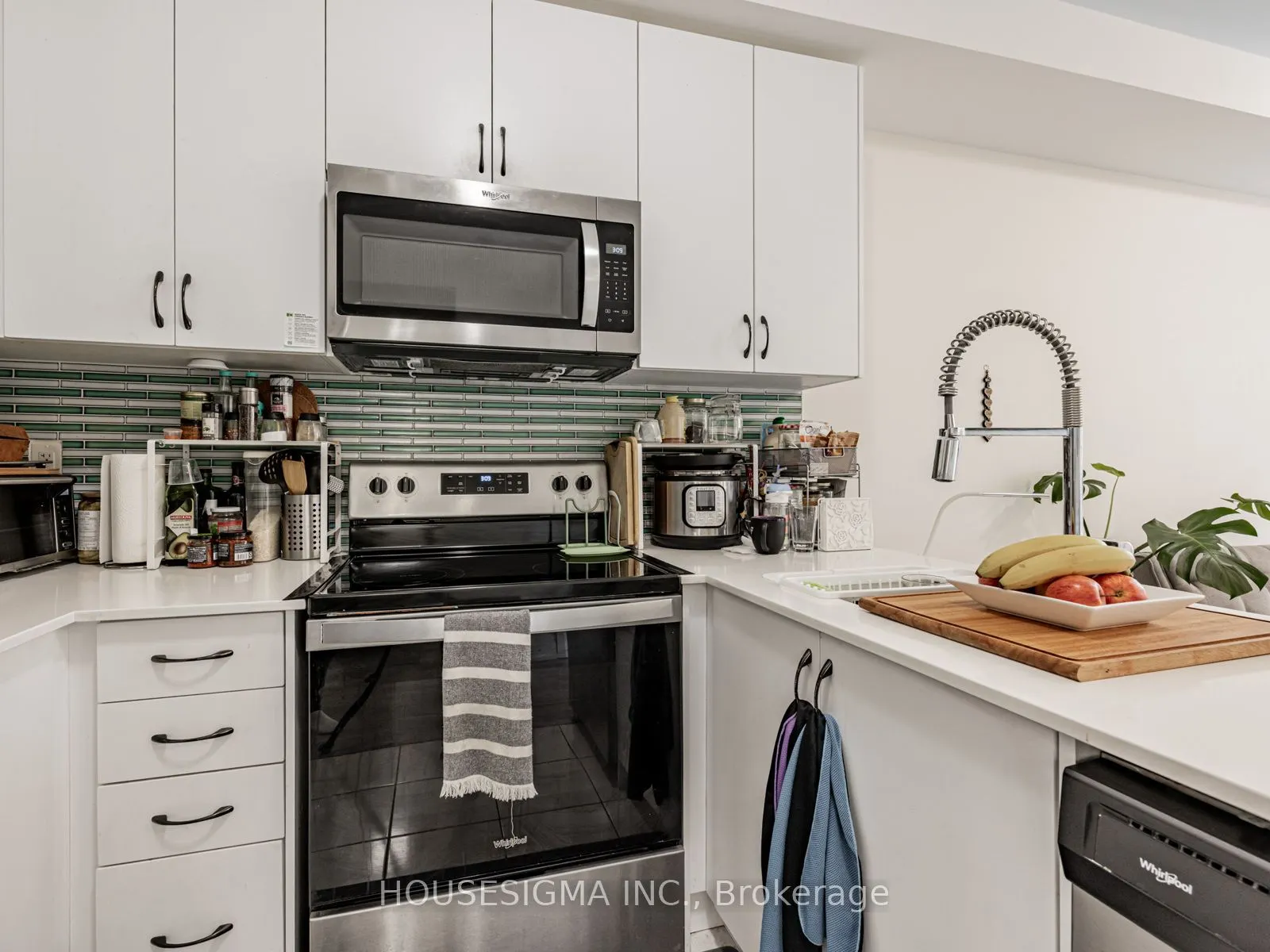 713 Lawrence Avenue W, #5