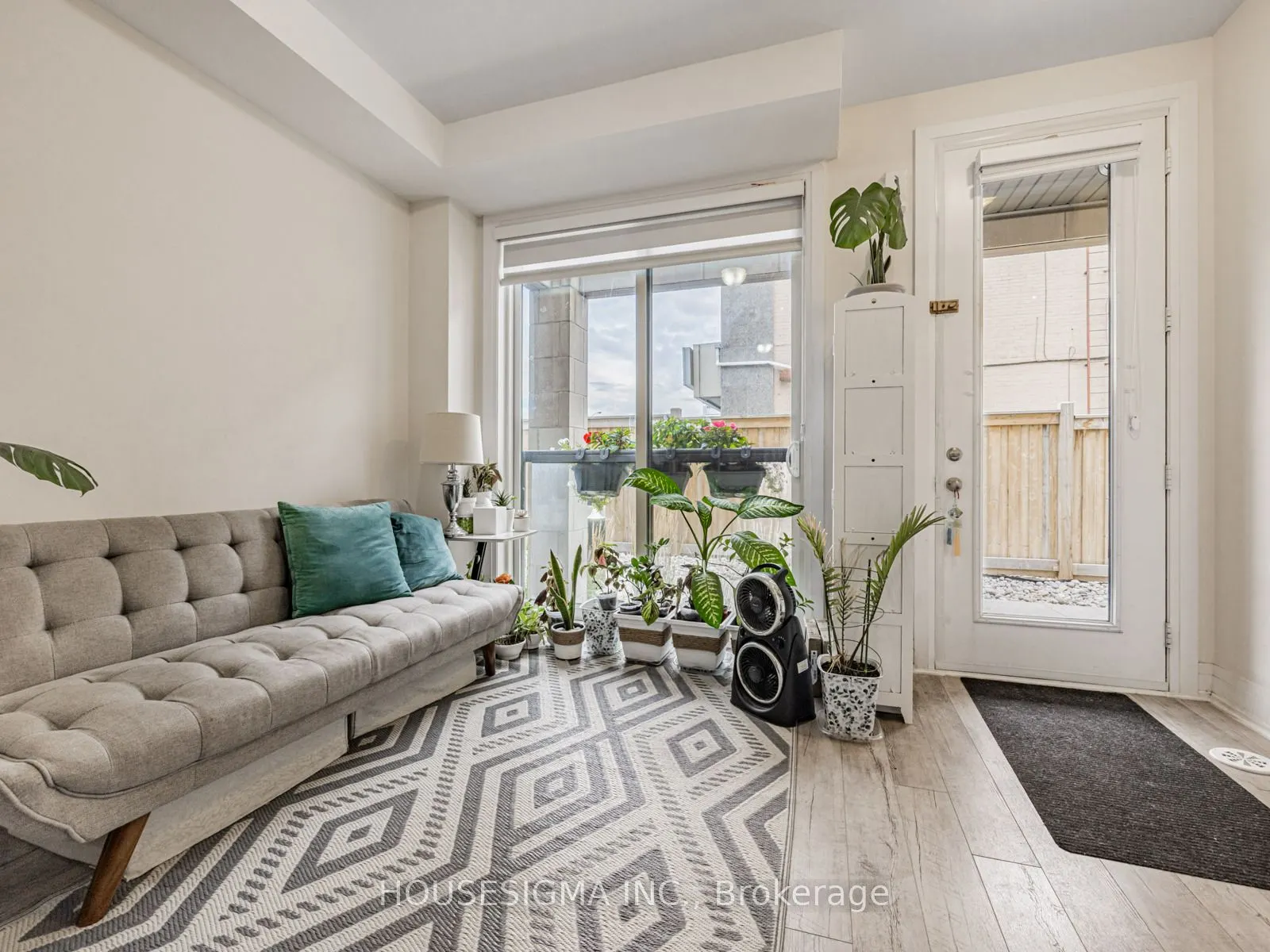 713 Lawrence Avenue W, #5