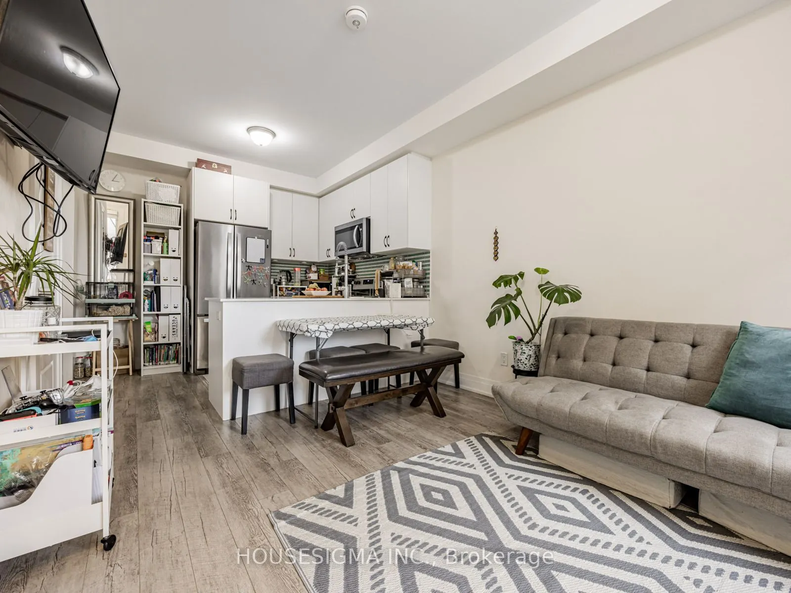 713 Lawrence Avenue W, #5