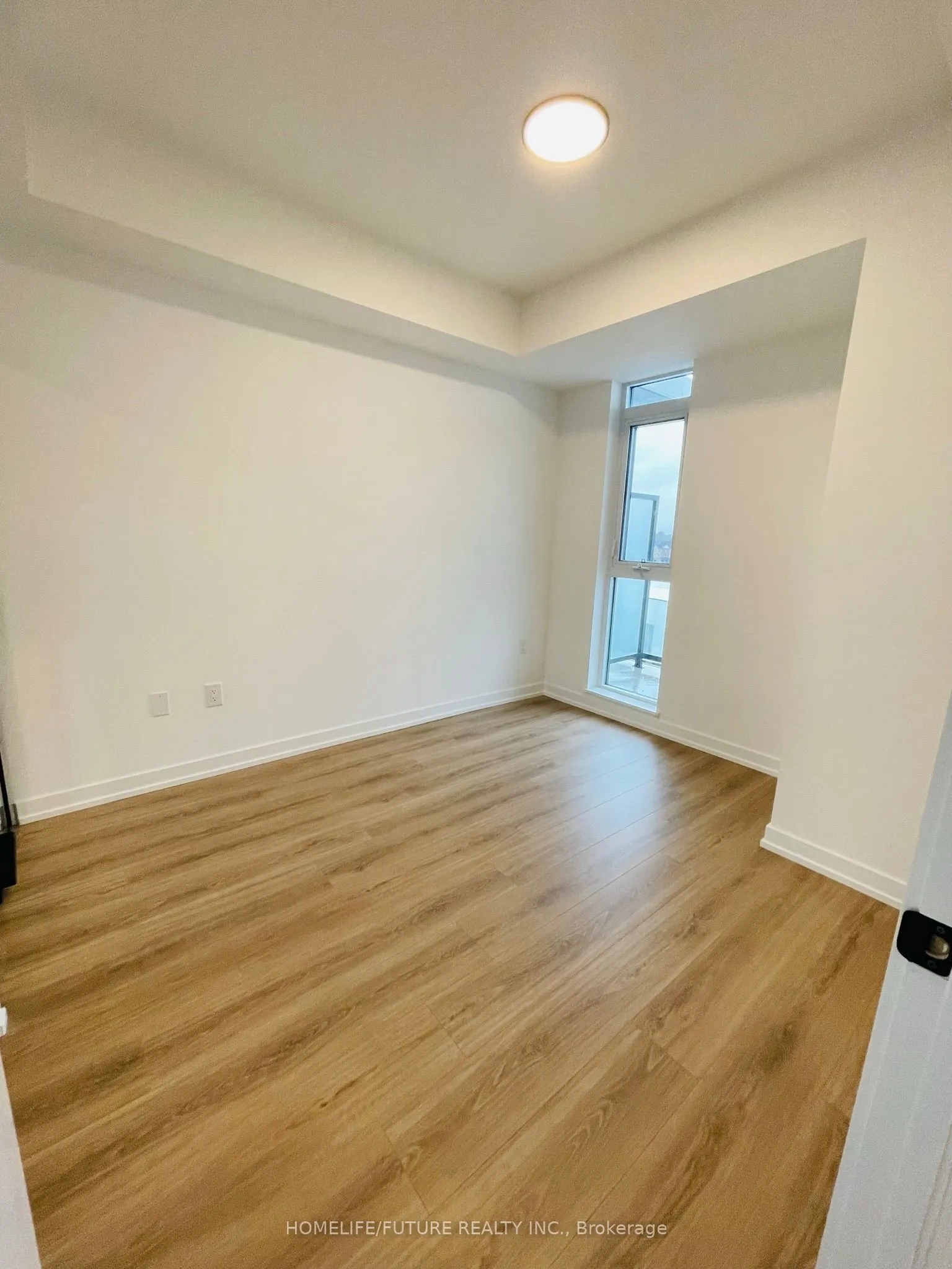 10 Lagerfeld Drive, #502