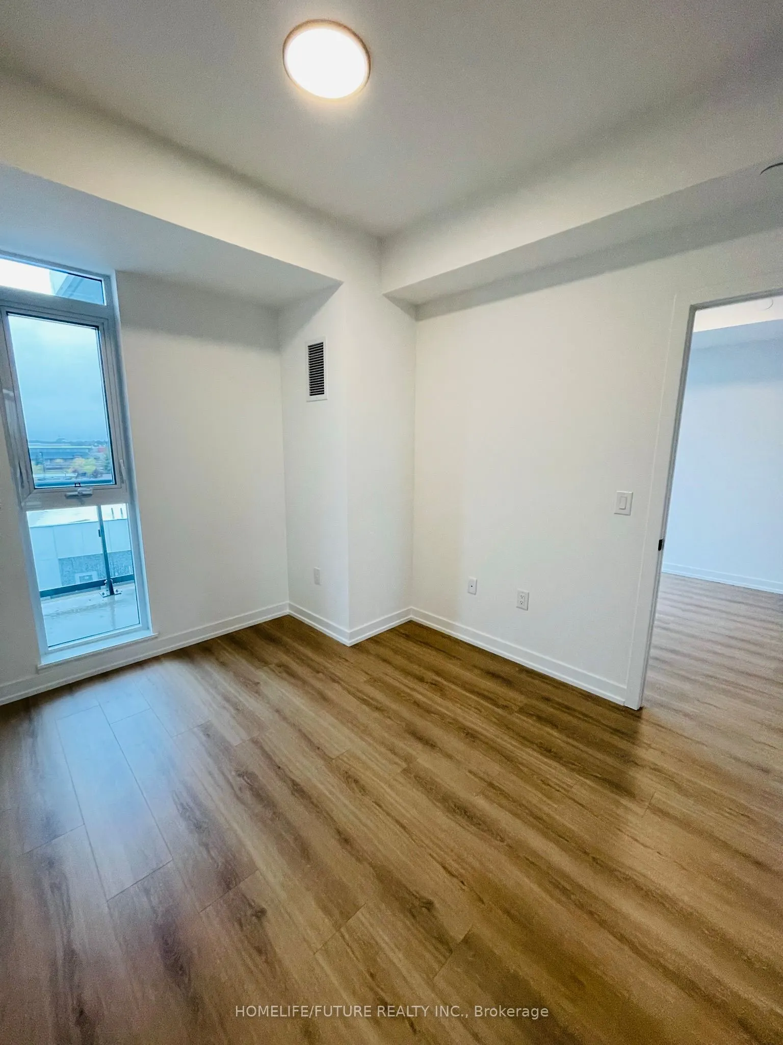 10 Lagerfeld Drive, #502