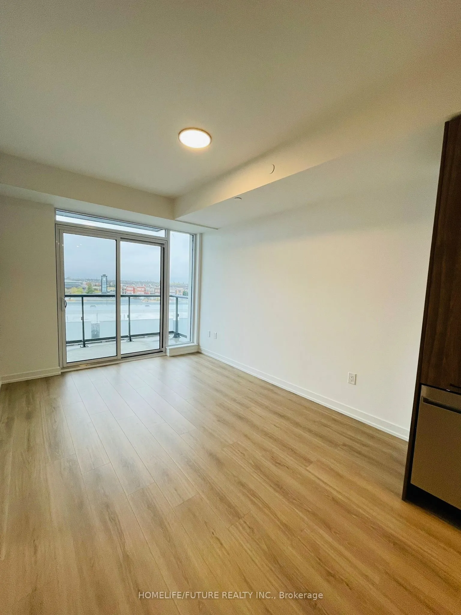 10 Lagerfeld Drive, #502