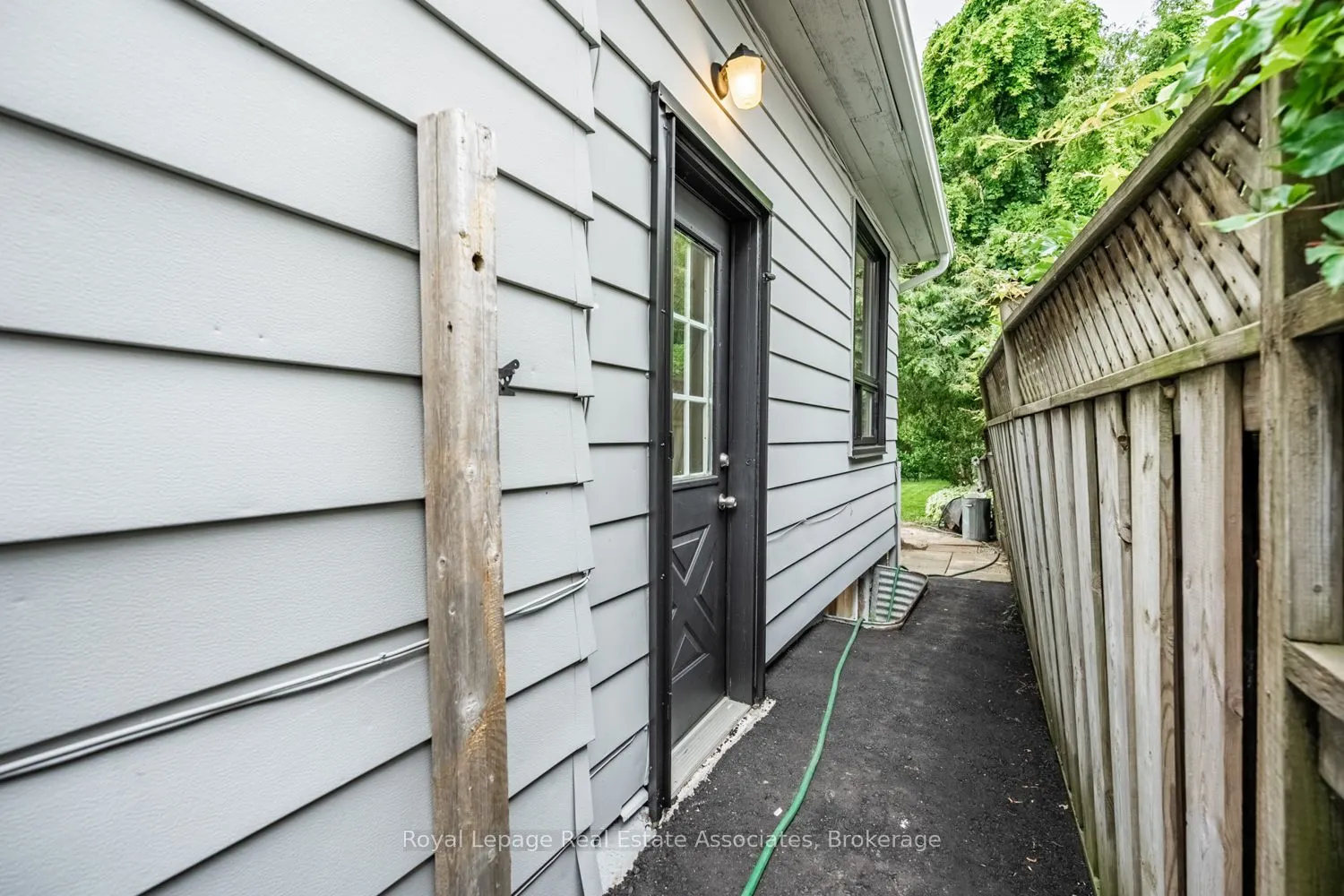 1094 Eastmount Avenue