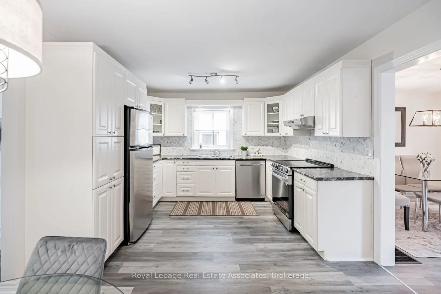 1094 Eastmount Avenue