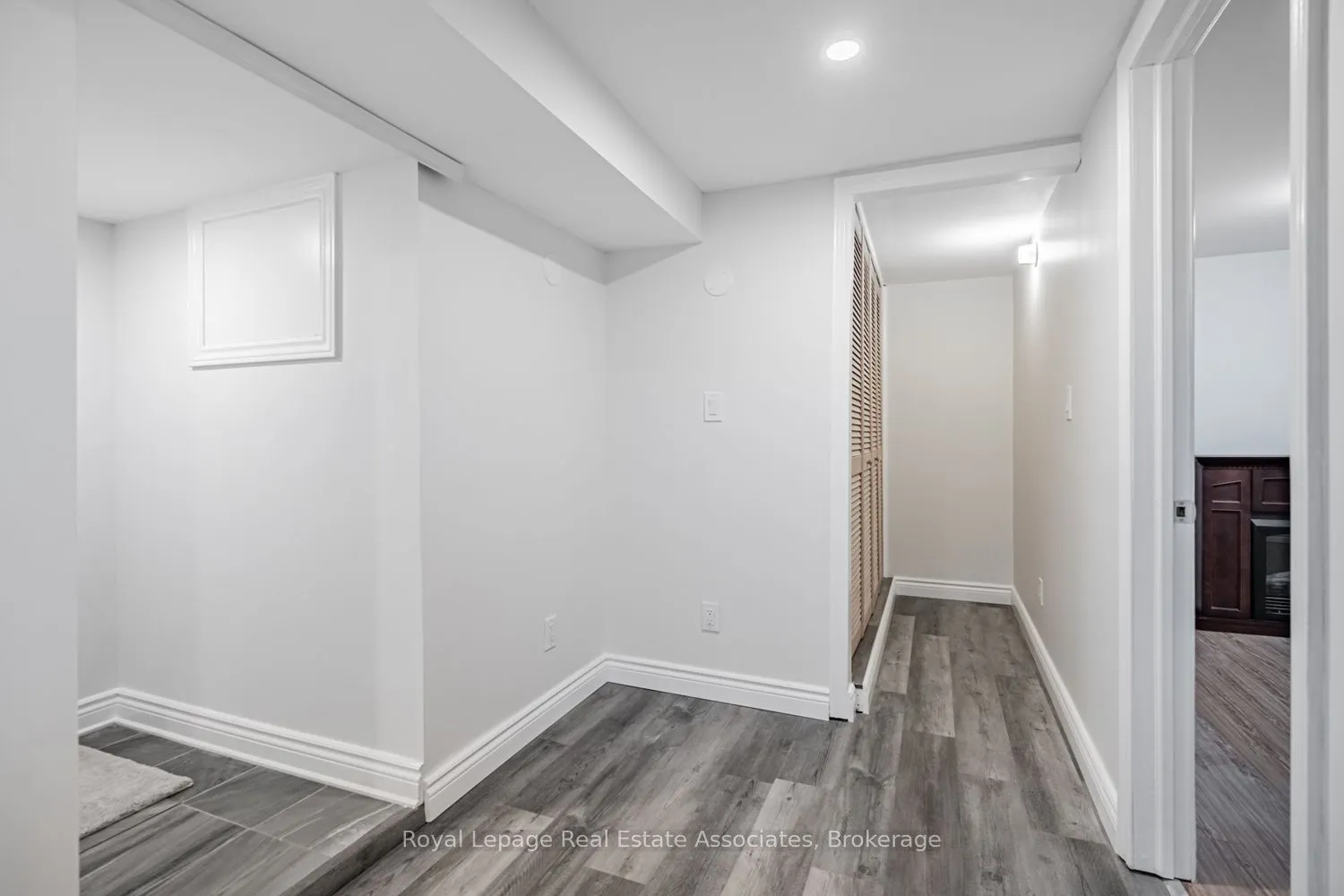 1094 Eastmount Avenue