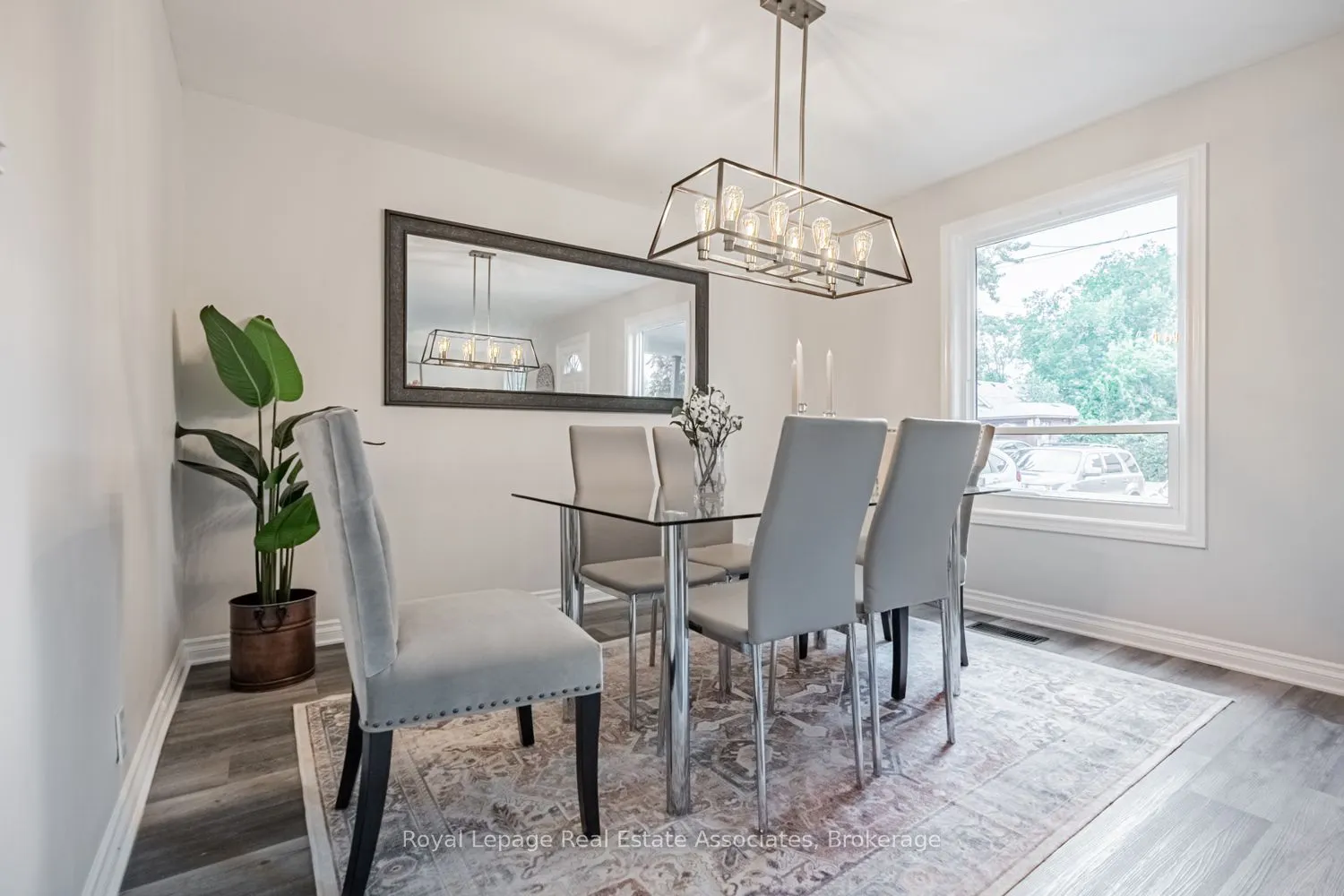 1094 Eastmount Avenue