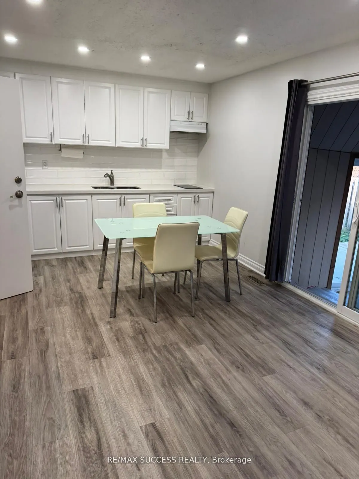 32 Martindale Crescent