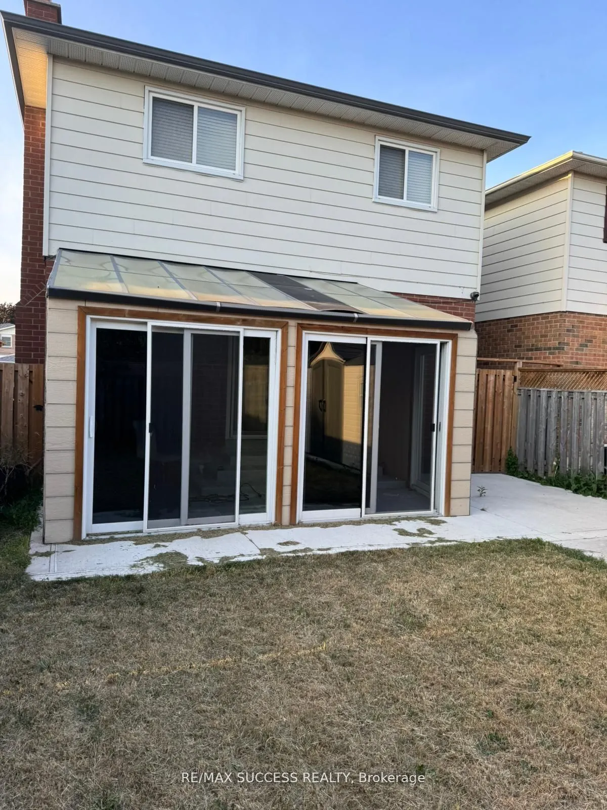 32 Martindale Crescent