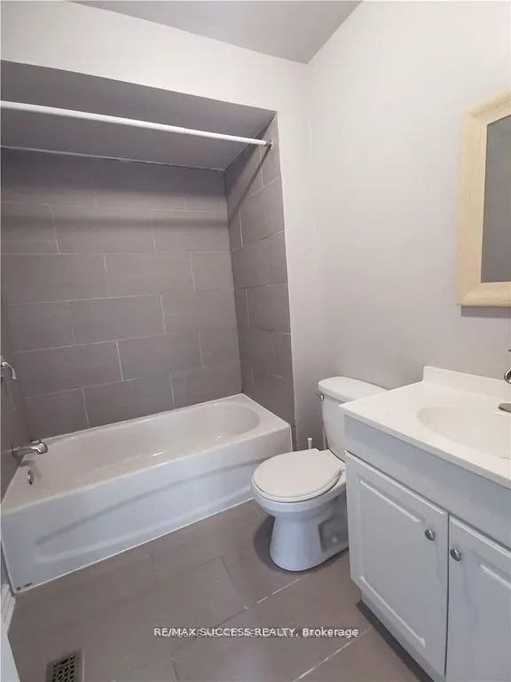 32 Martindale Crescent