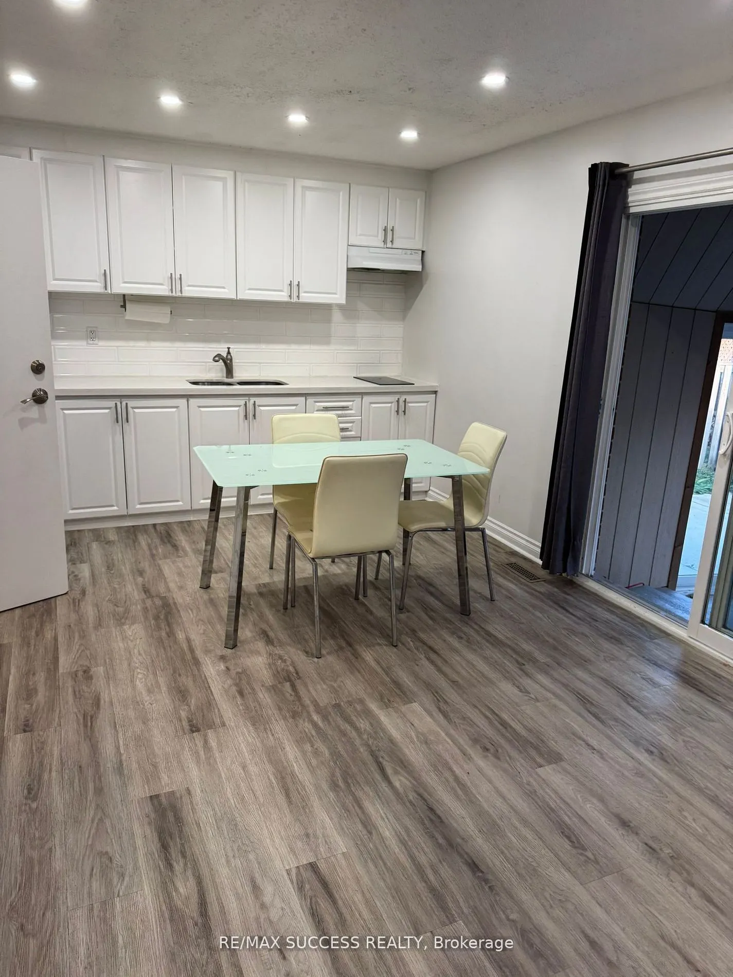 32 Martindale Crescent