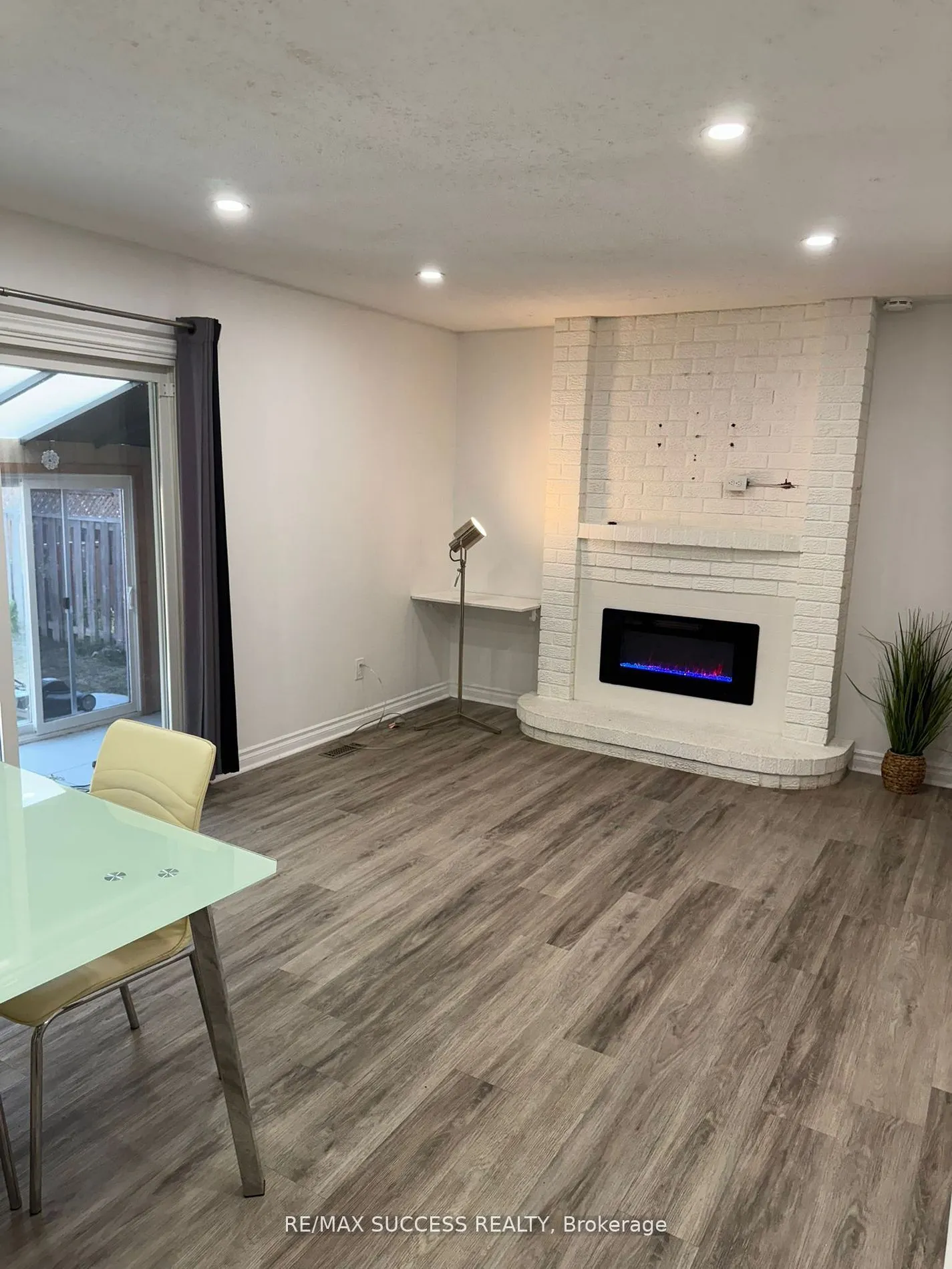 32 Martindale Crescent