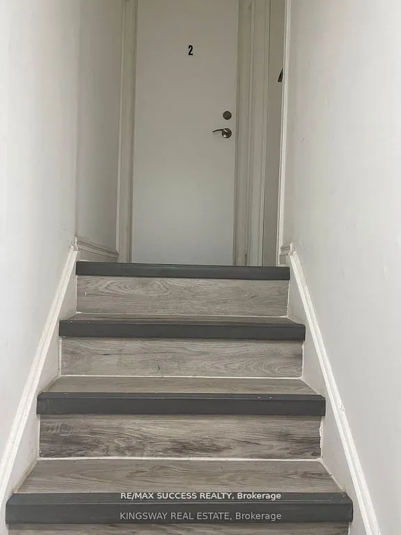 32 Martindale Crescent