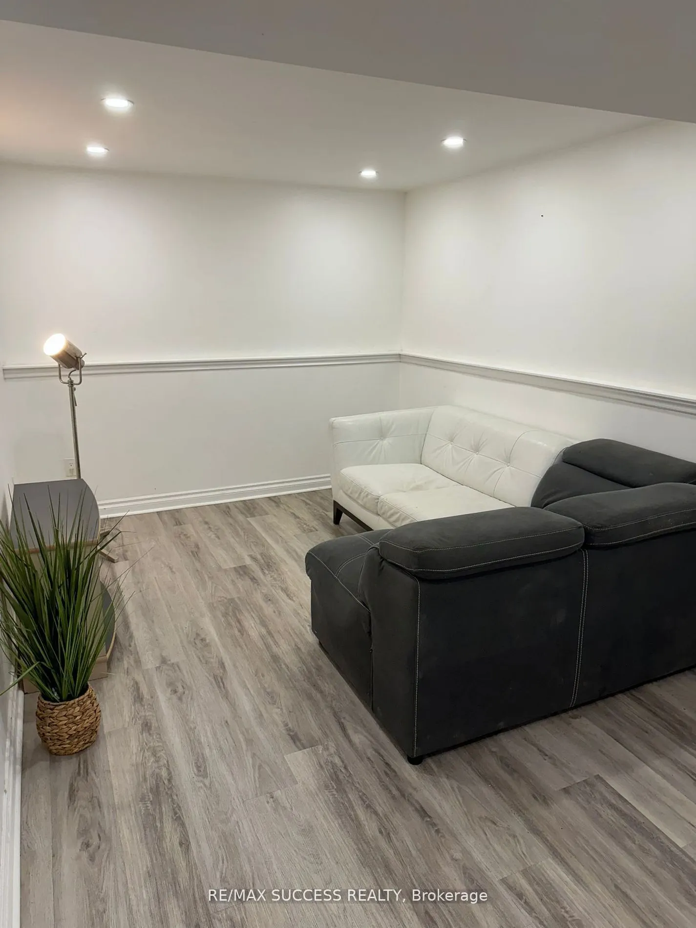 32 Martindale Crescent