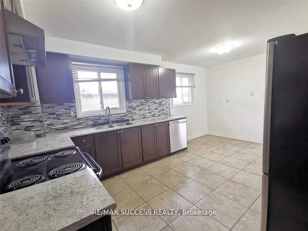 32 Martindale Crescent