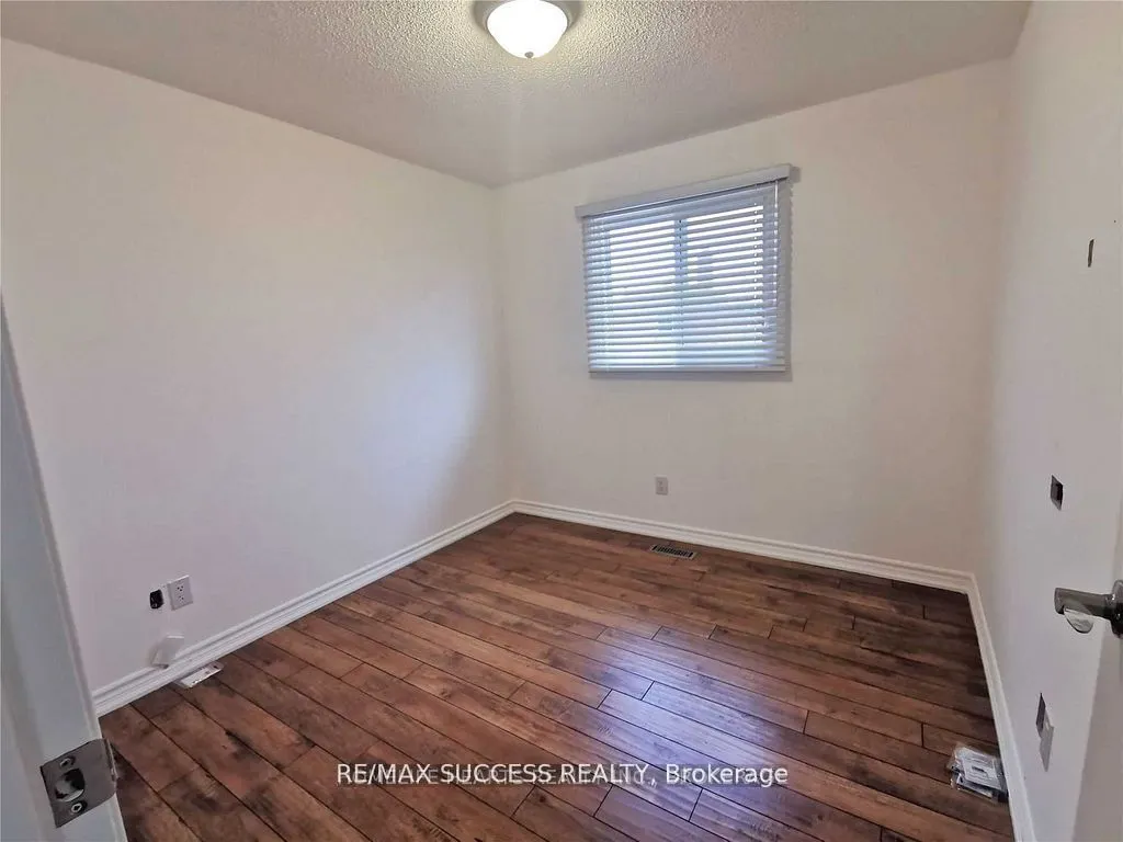 32 Martindale Crescent