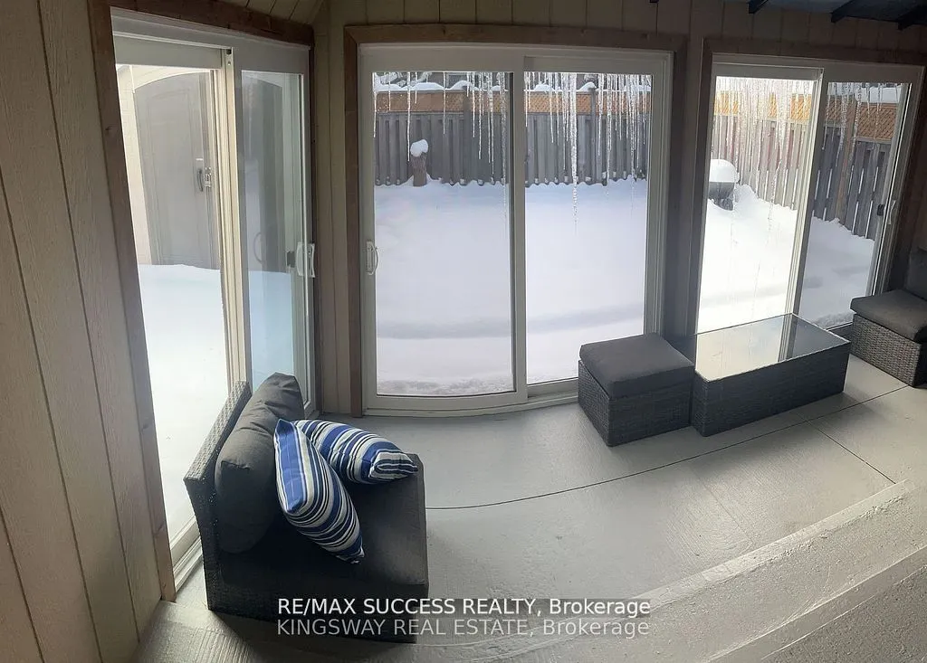 32 Martindale Crescent