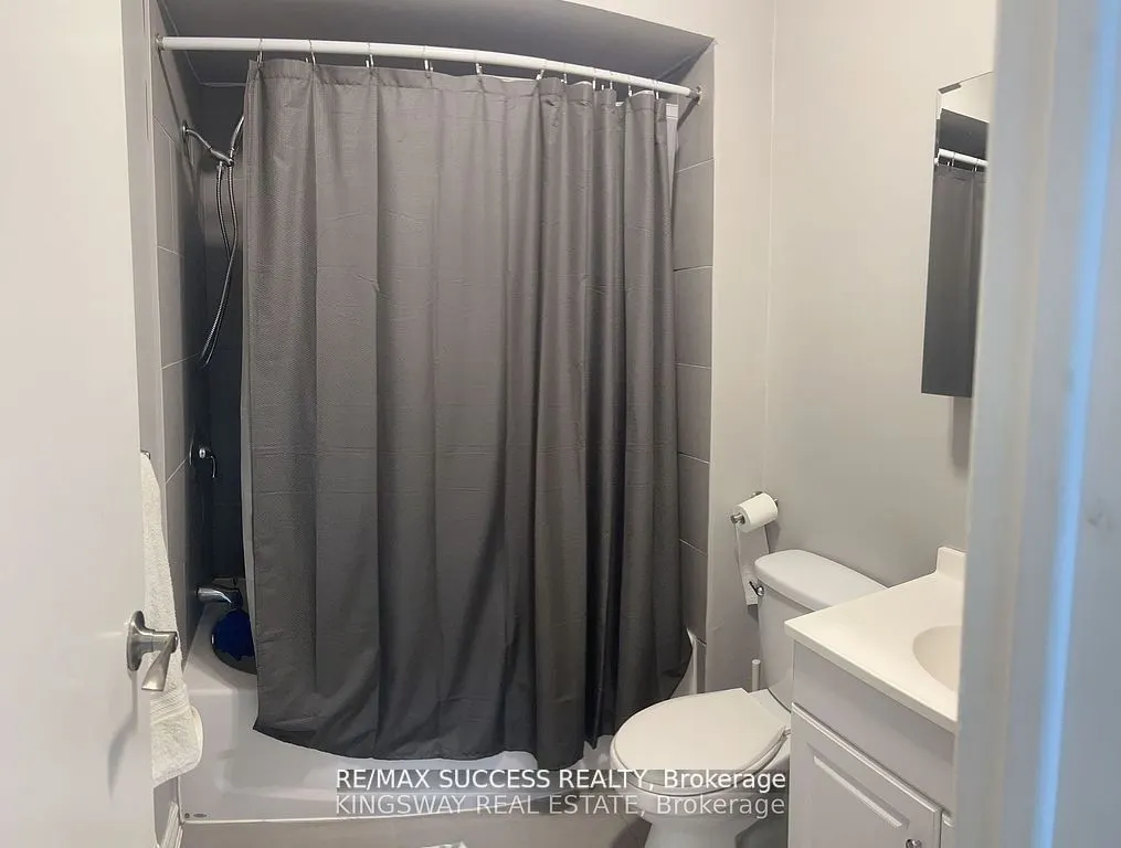 32 Martindale Crescent