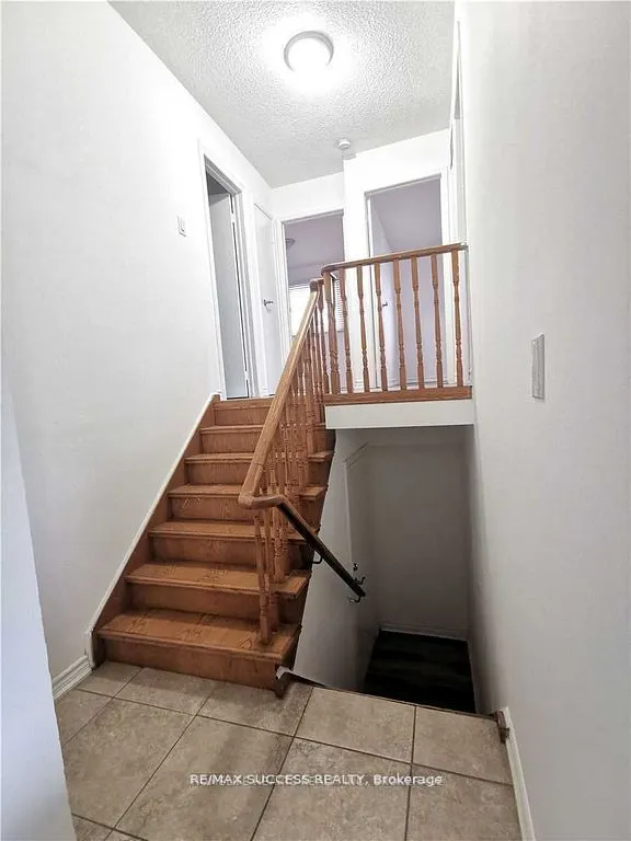 32 Martindale Crescent