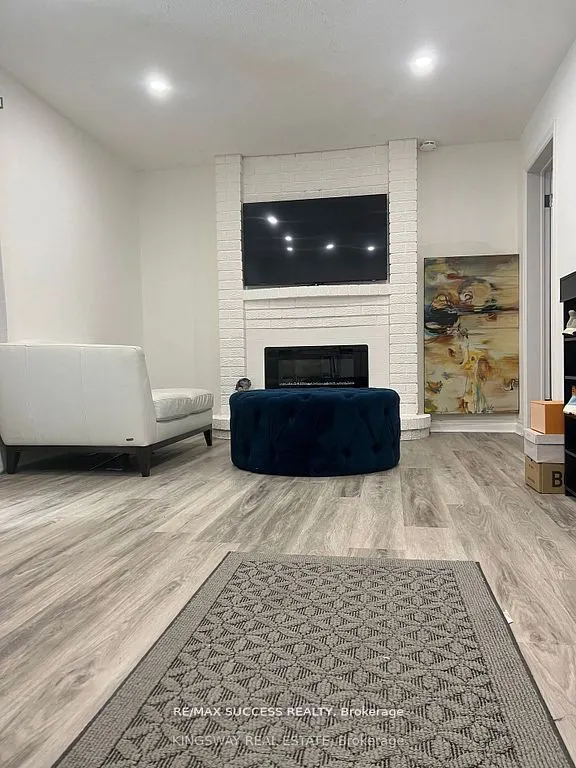 32 Martindale Crescent