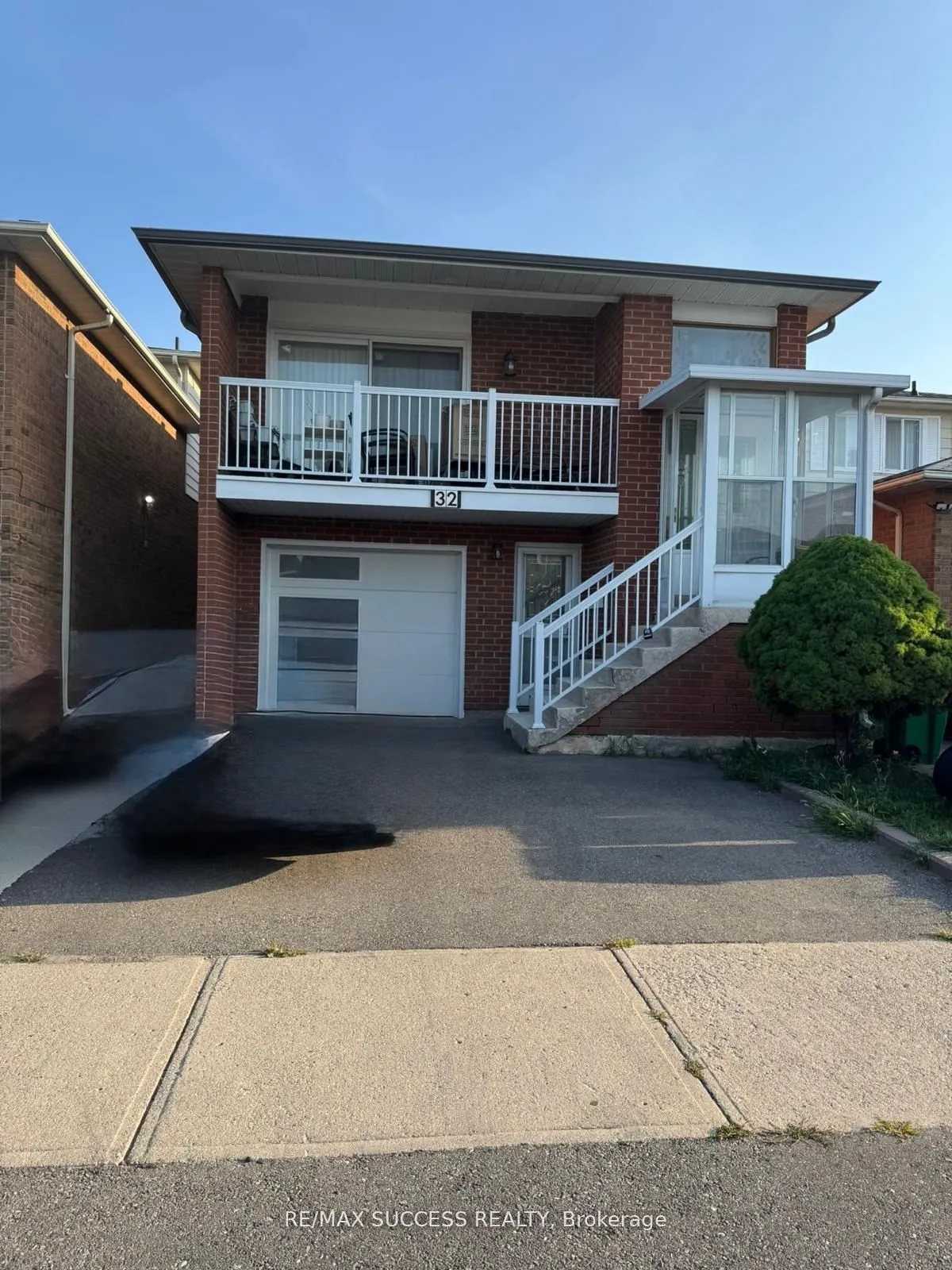 32 Martindale Crescent