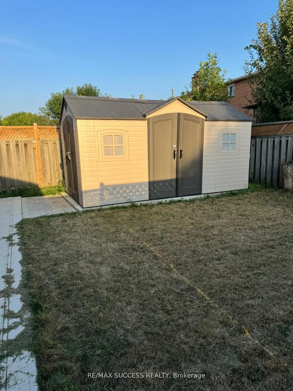 32 Martindale Crescent