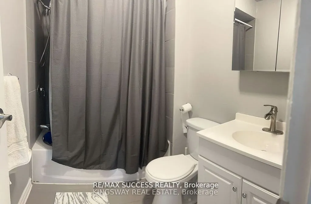 32 Martindale Crescent