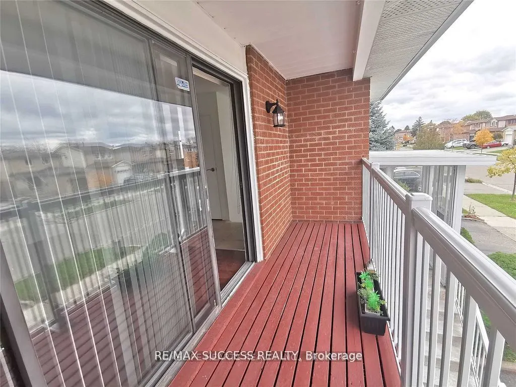 32 Martindale Crescent