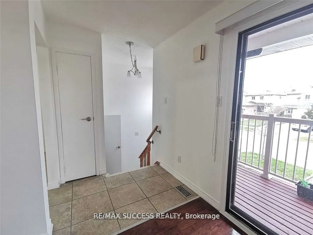 32 Martindale Crescent