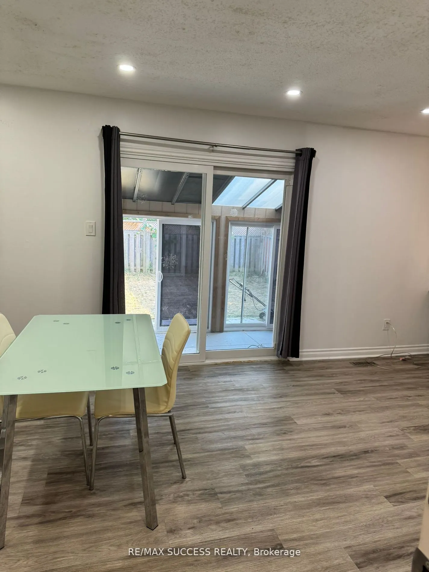 32 Martindale Crescent