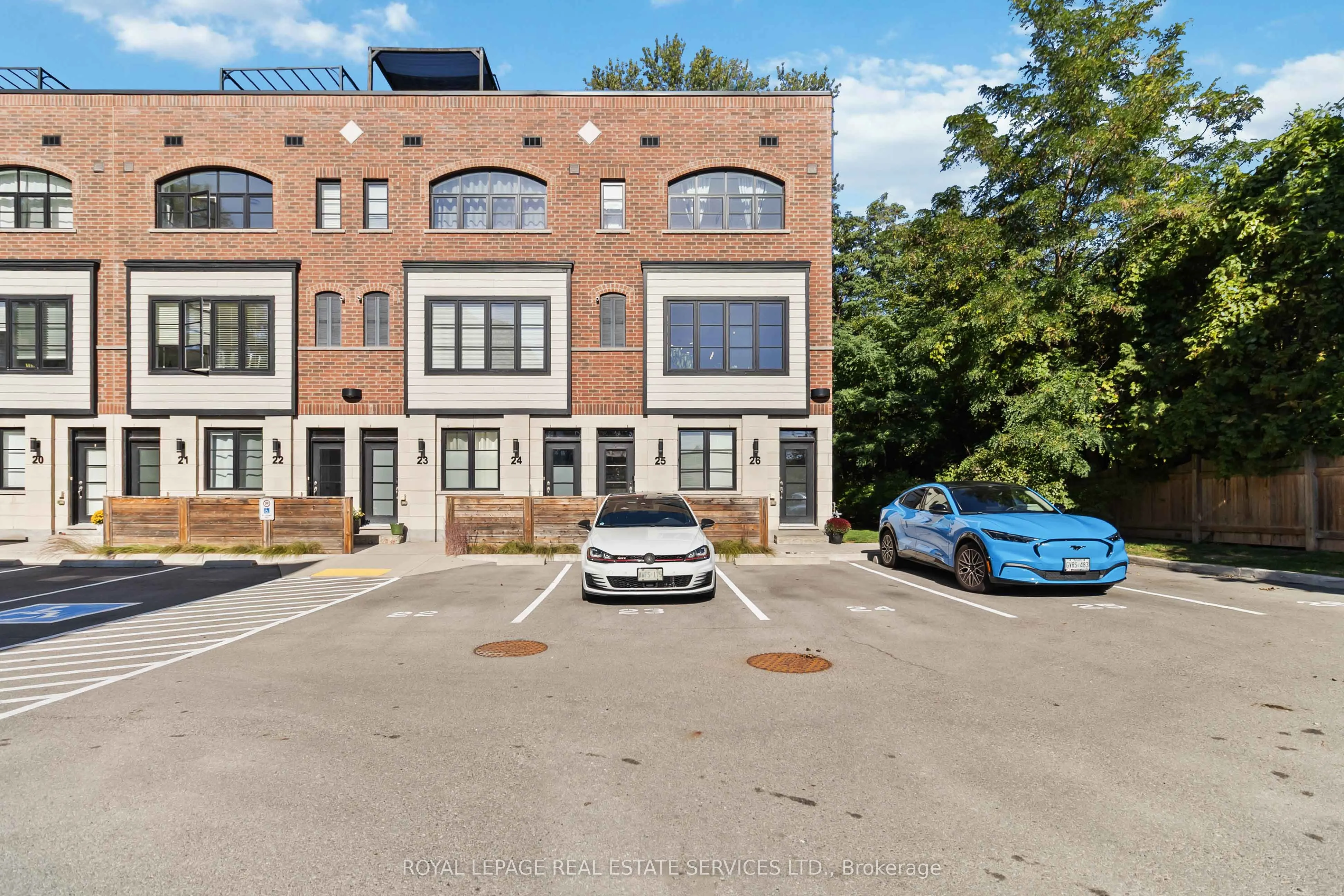 405 Plains Road E, #25