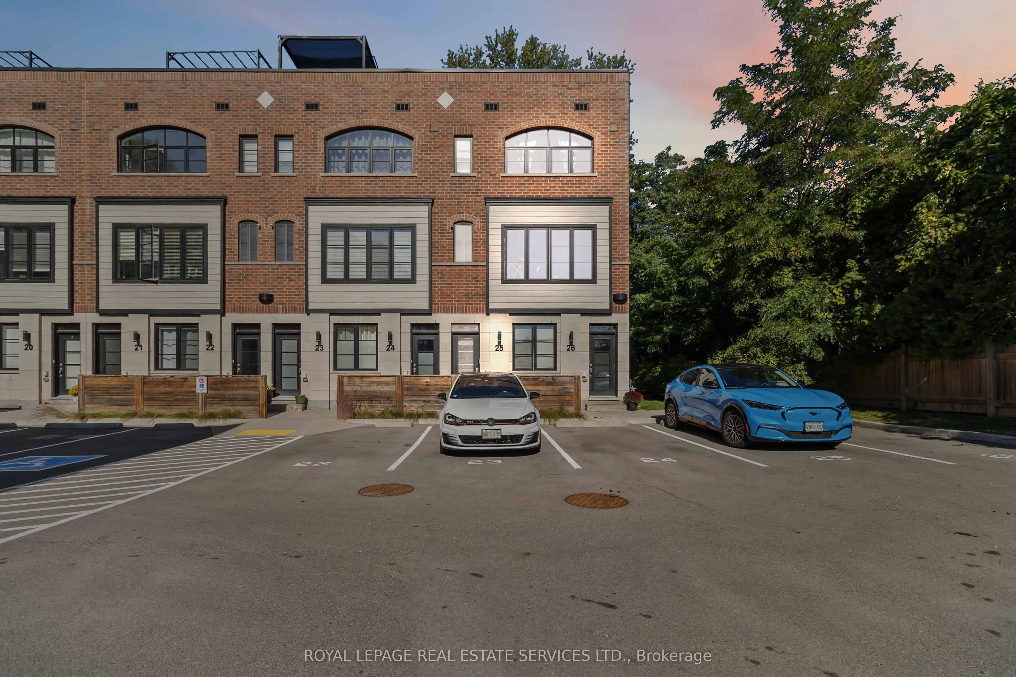 405 Plains Road E, #25