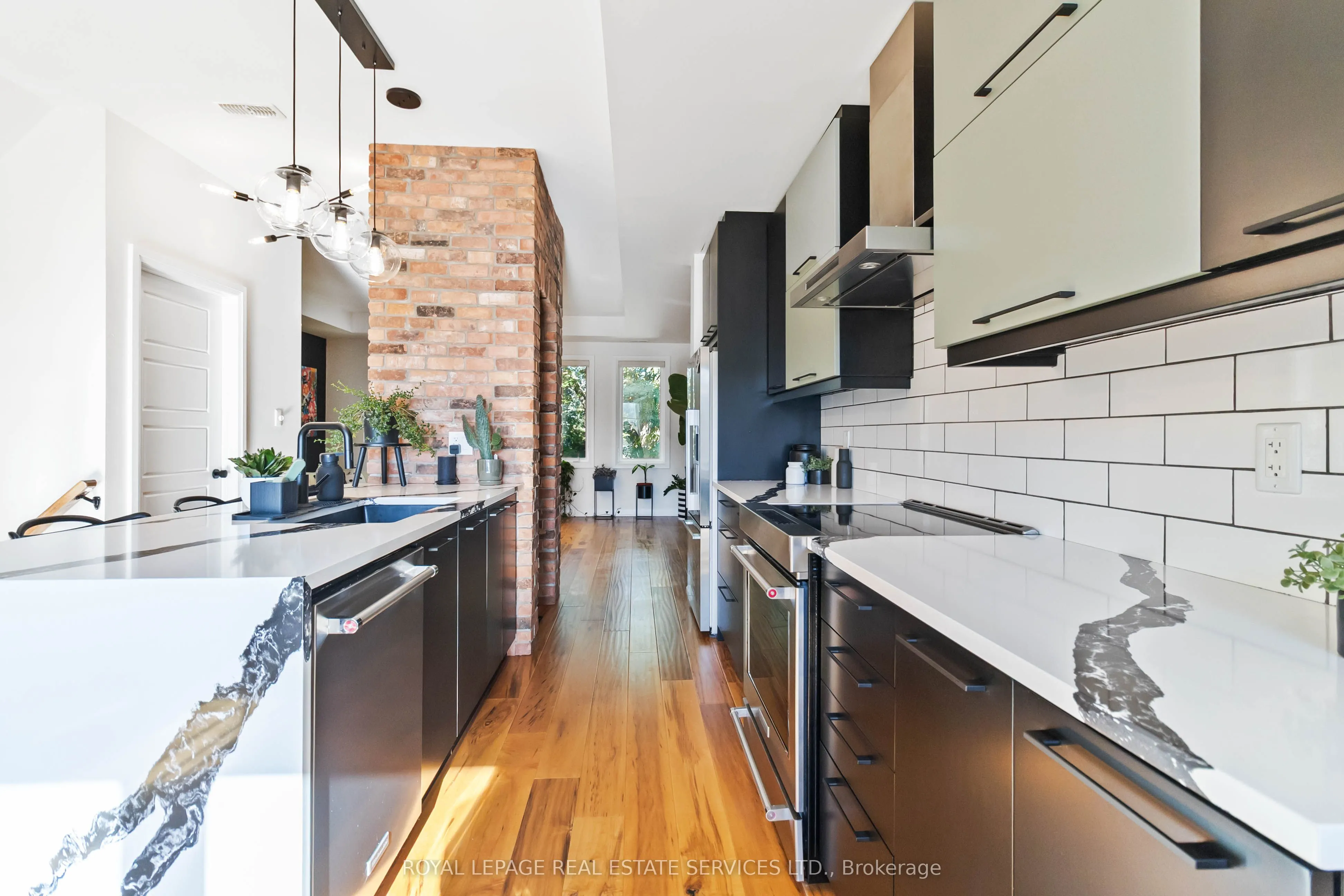 405 Plains Road E, #25